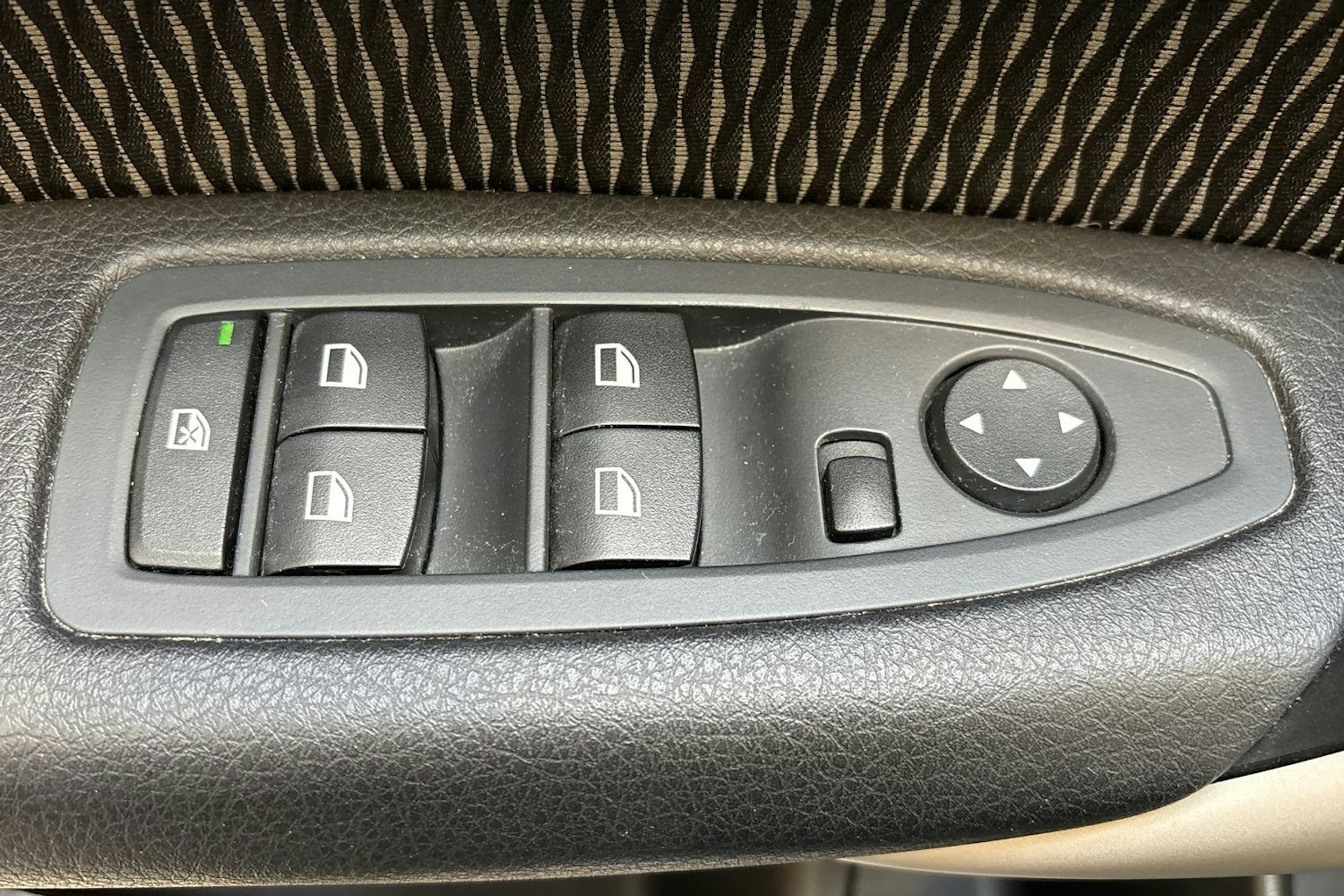 sininen BMW 118 2012 kuva 13.