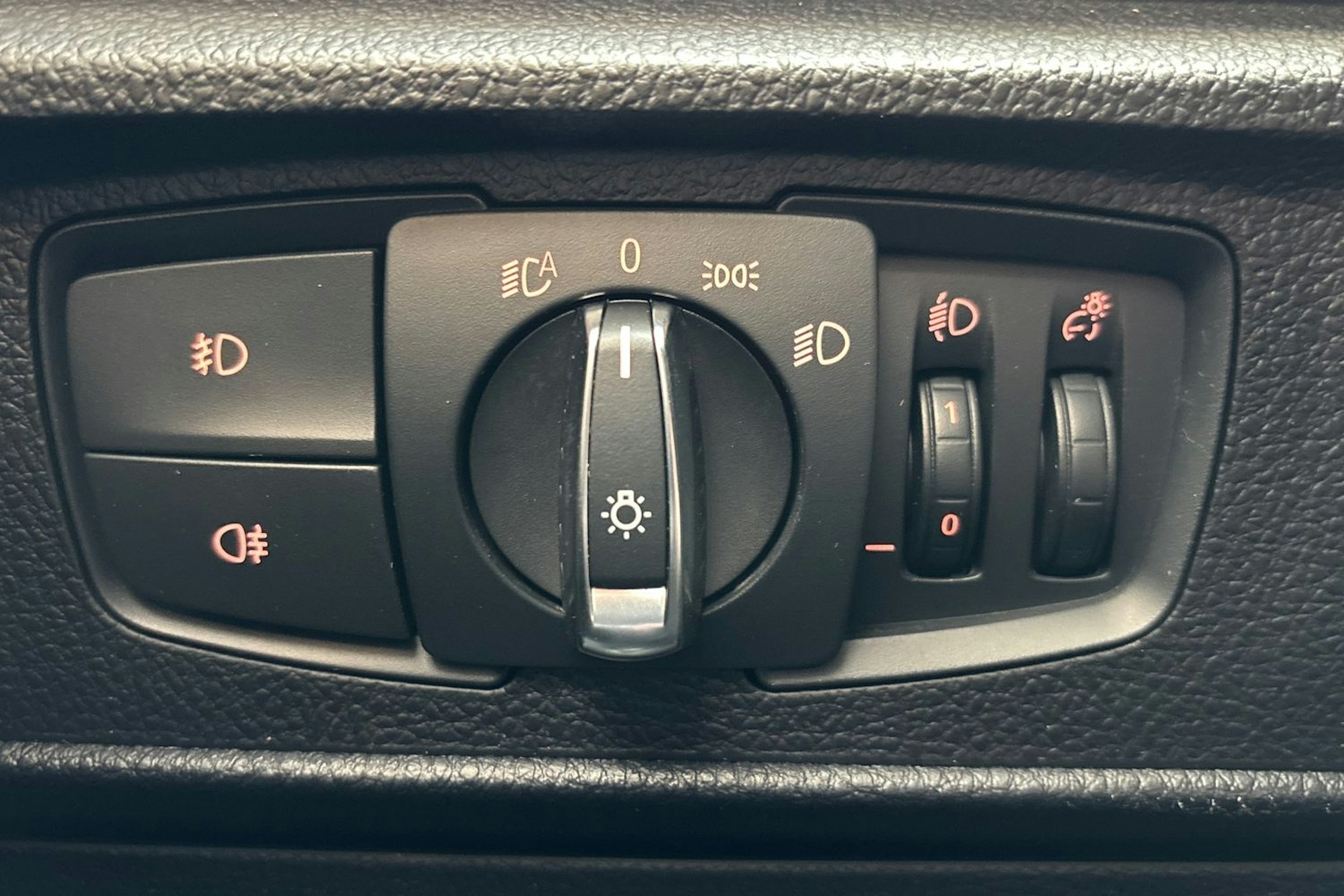 sininen BMW 118 2012 kuva 14.