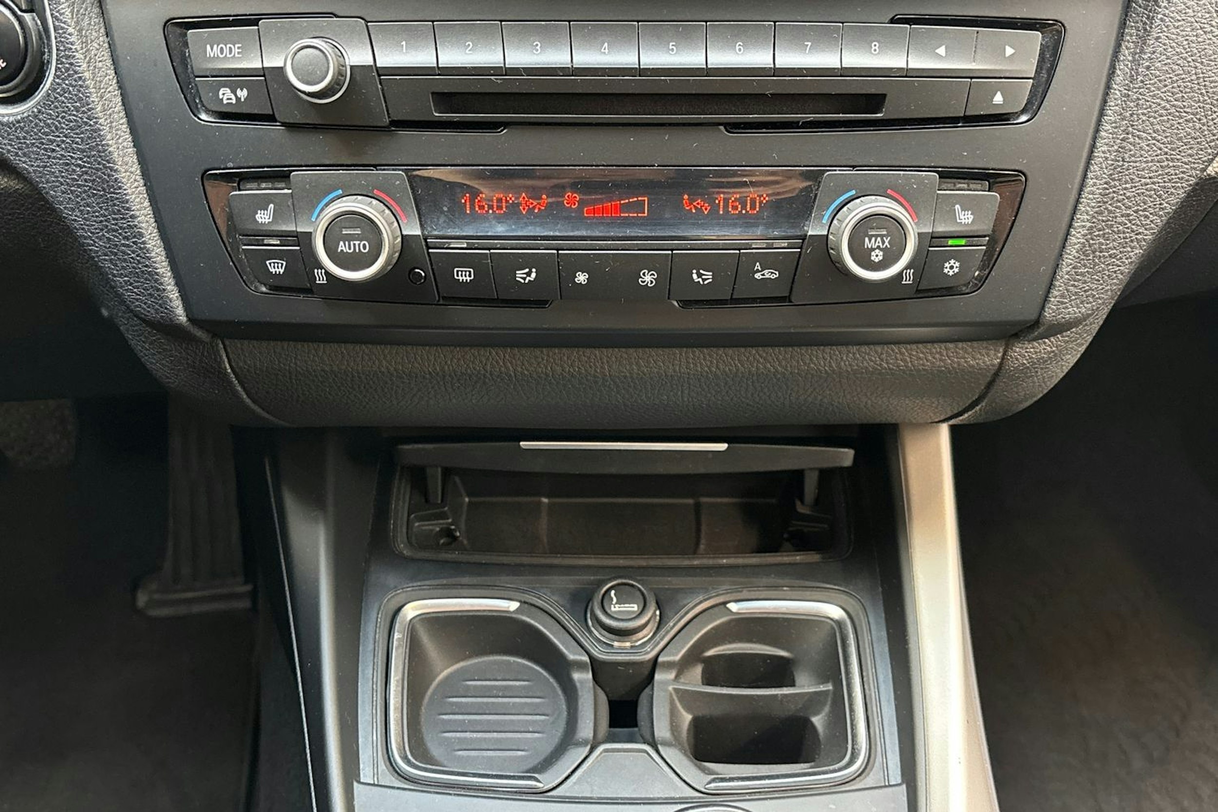 sininen BMW 118 2012 kuva 24.