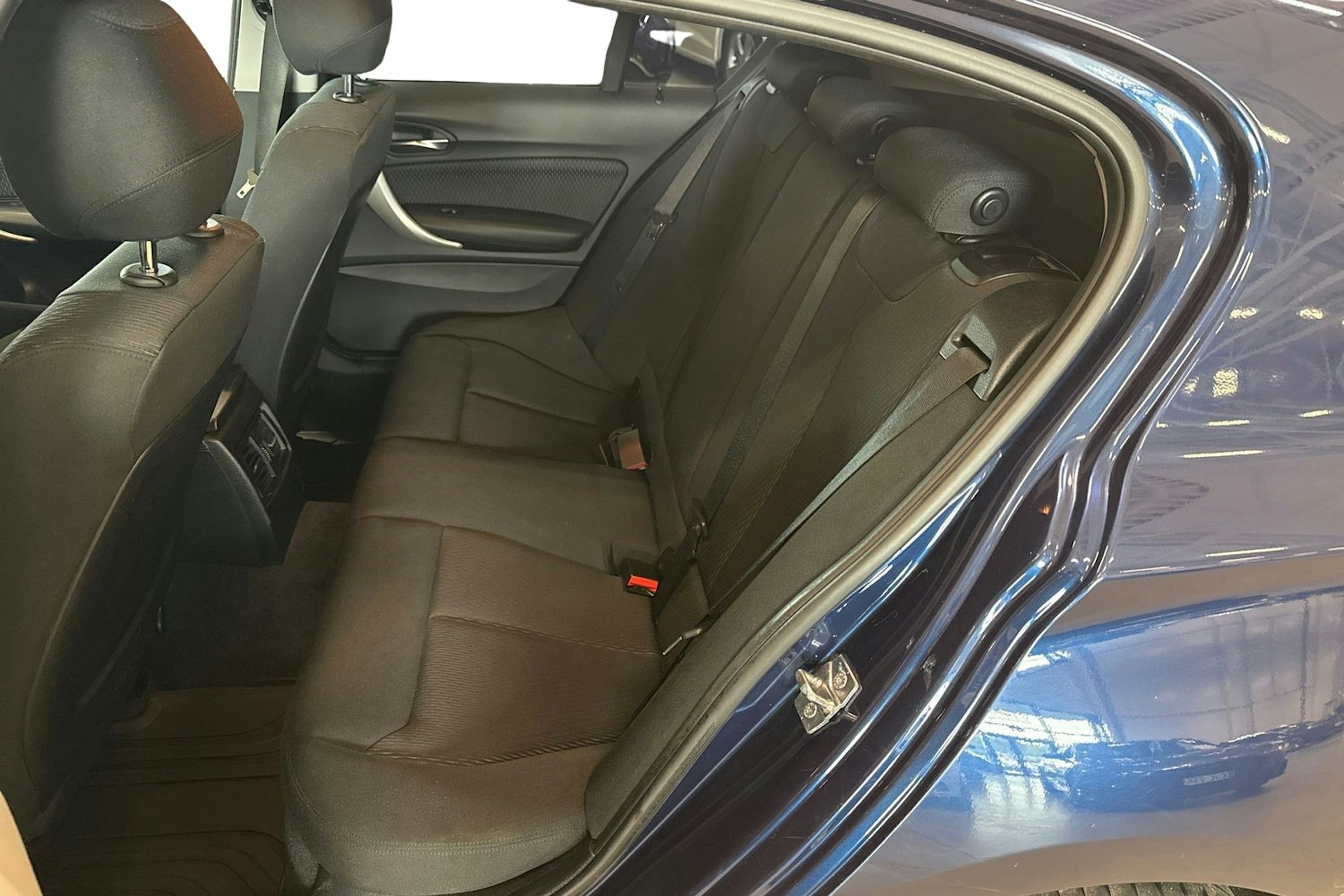 Sininen BMW 118 2013 kuva 10.