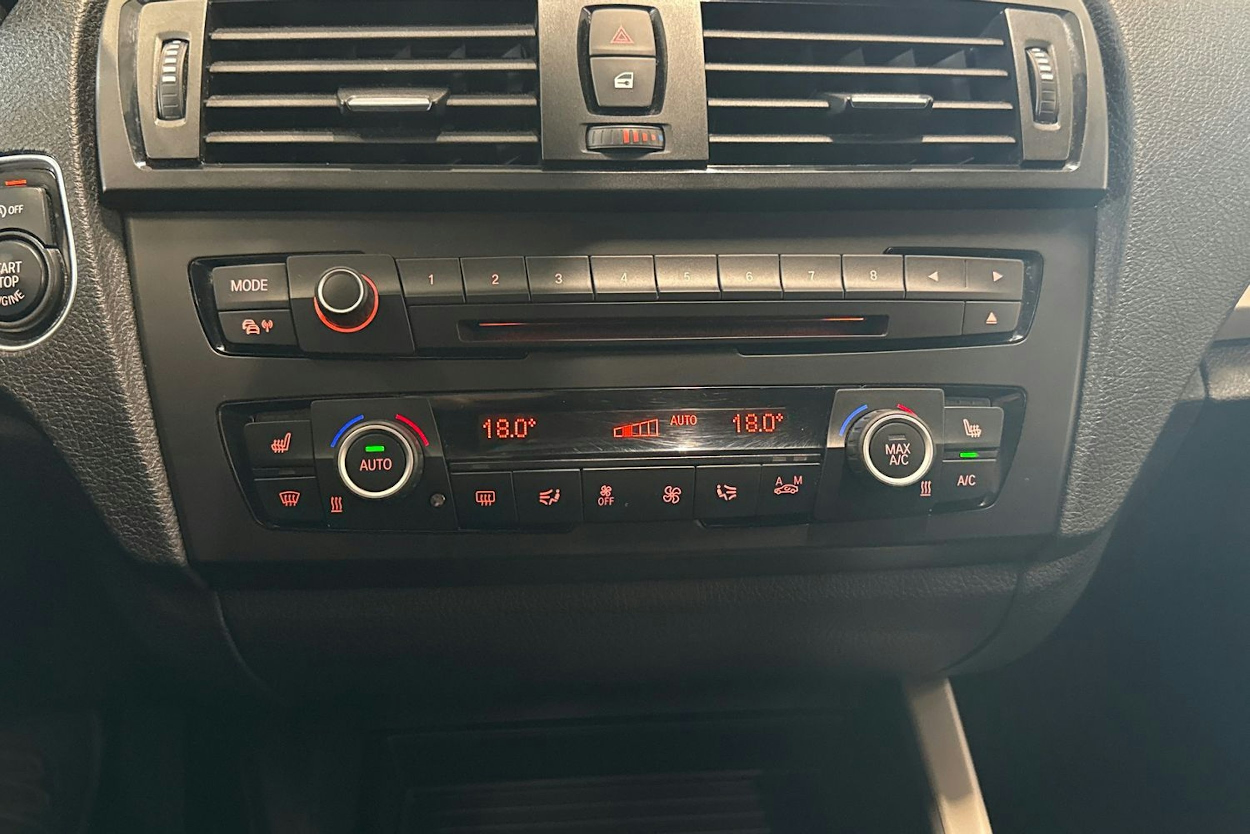 Sininen BMW 118 2013 kuva 21.