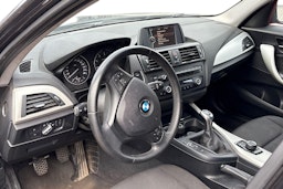 harmaa BMW 118 2013 kuva 3.
