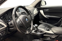 harmaa BMW 118 2013 kuva 7.
