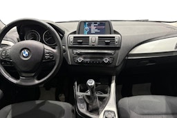 harmaa BMW 118 2013 kuva 9.