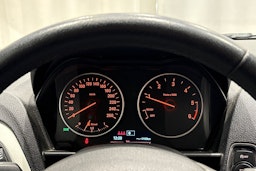harmaa BMW 118 2013 kuva 16.