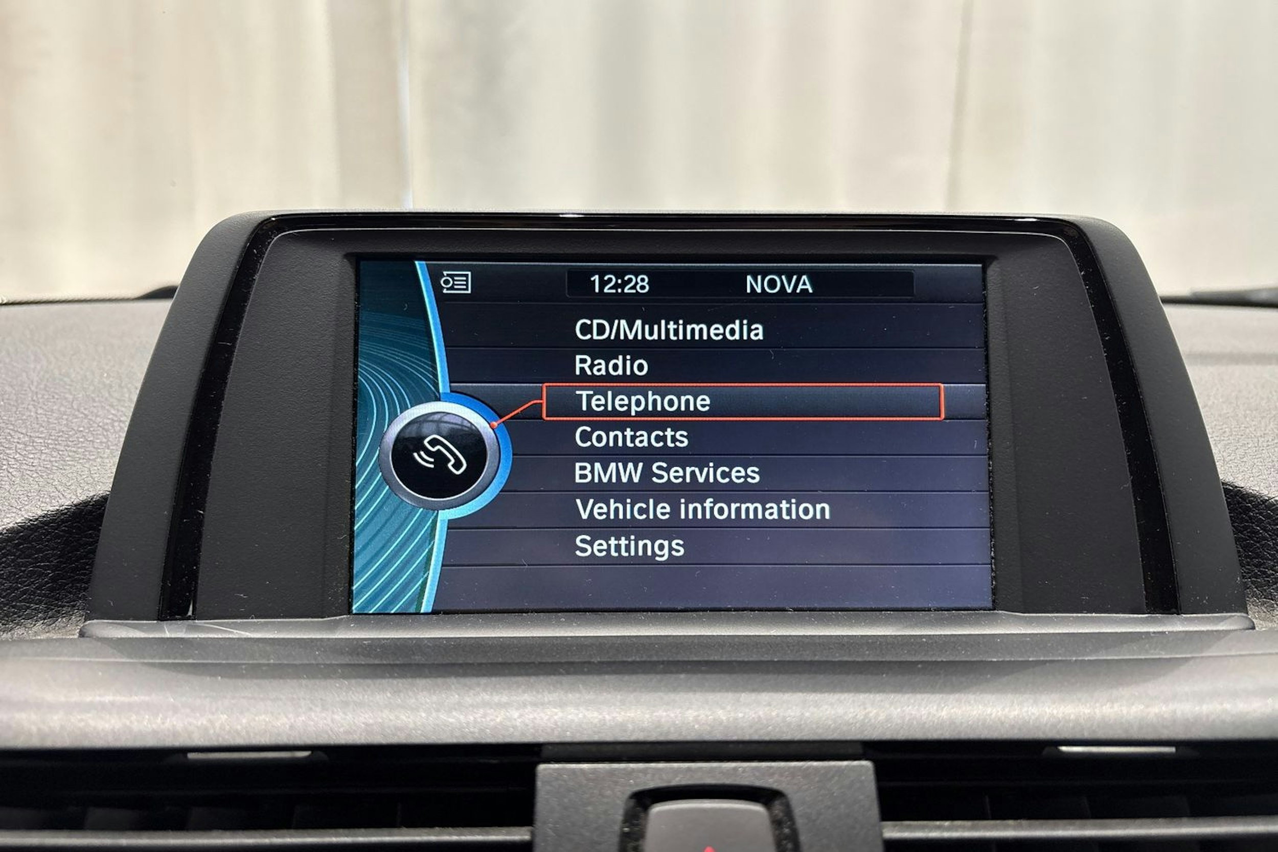 harmaa BMW 118 2013 kuva 17.