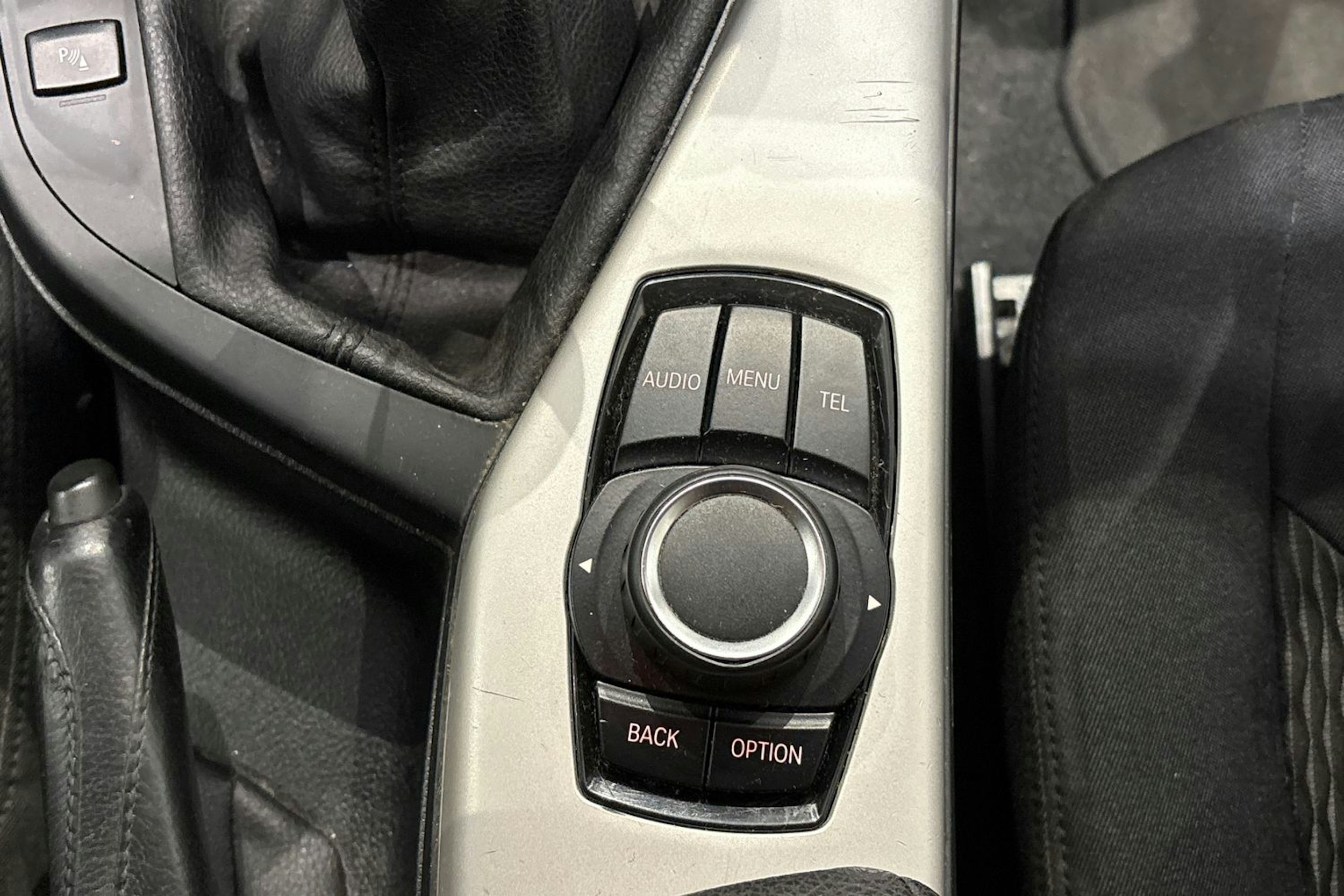harmaa BMW 118 2013 kuva 19.