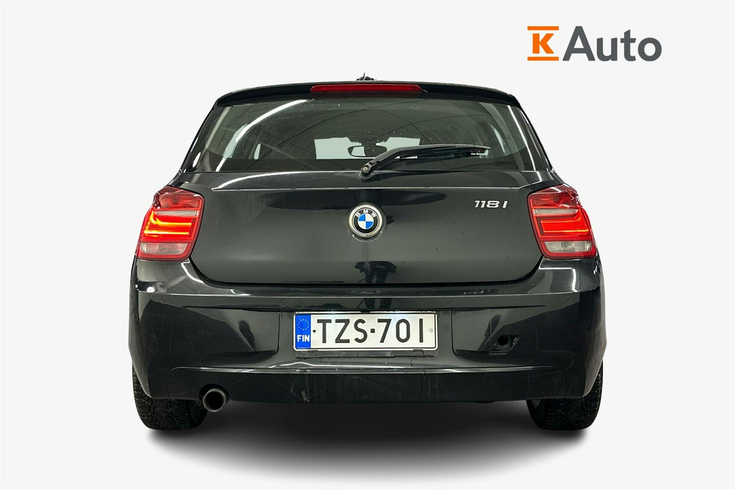 Musta BMW 118 2015 kuva 5.