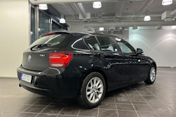 Musta BMW 118 2015 kuva 6.