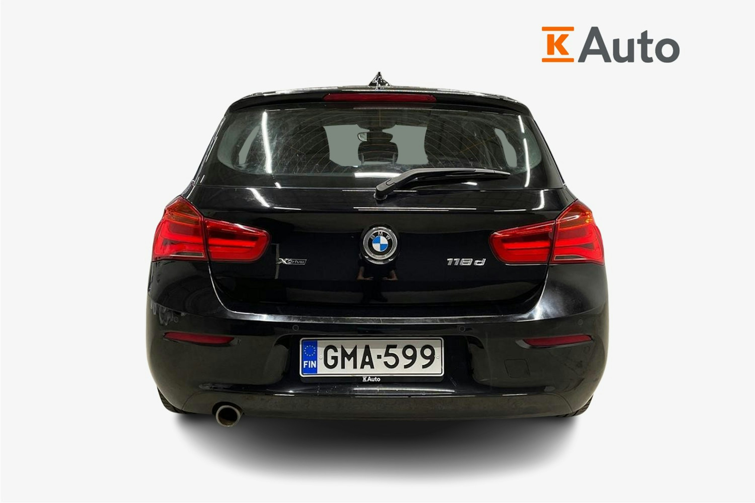 musta BMW 118 2016 kuva 3.