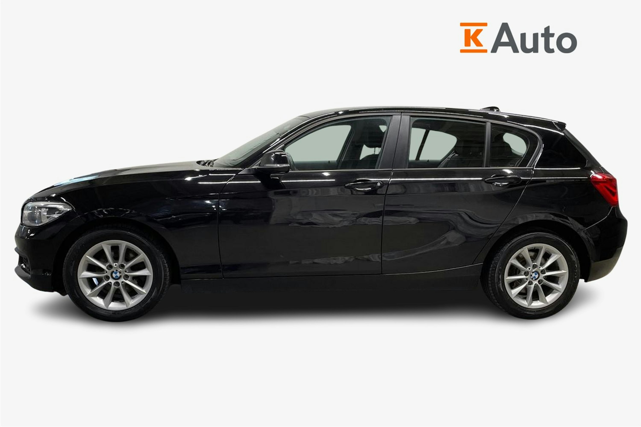 musta BMW 118 2016 kuva 6.