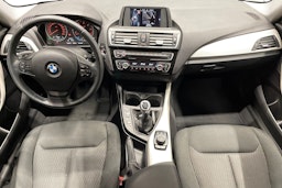 musta BMW 118 2016 kuva 9.