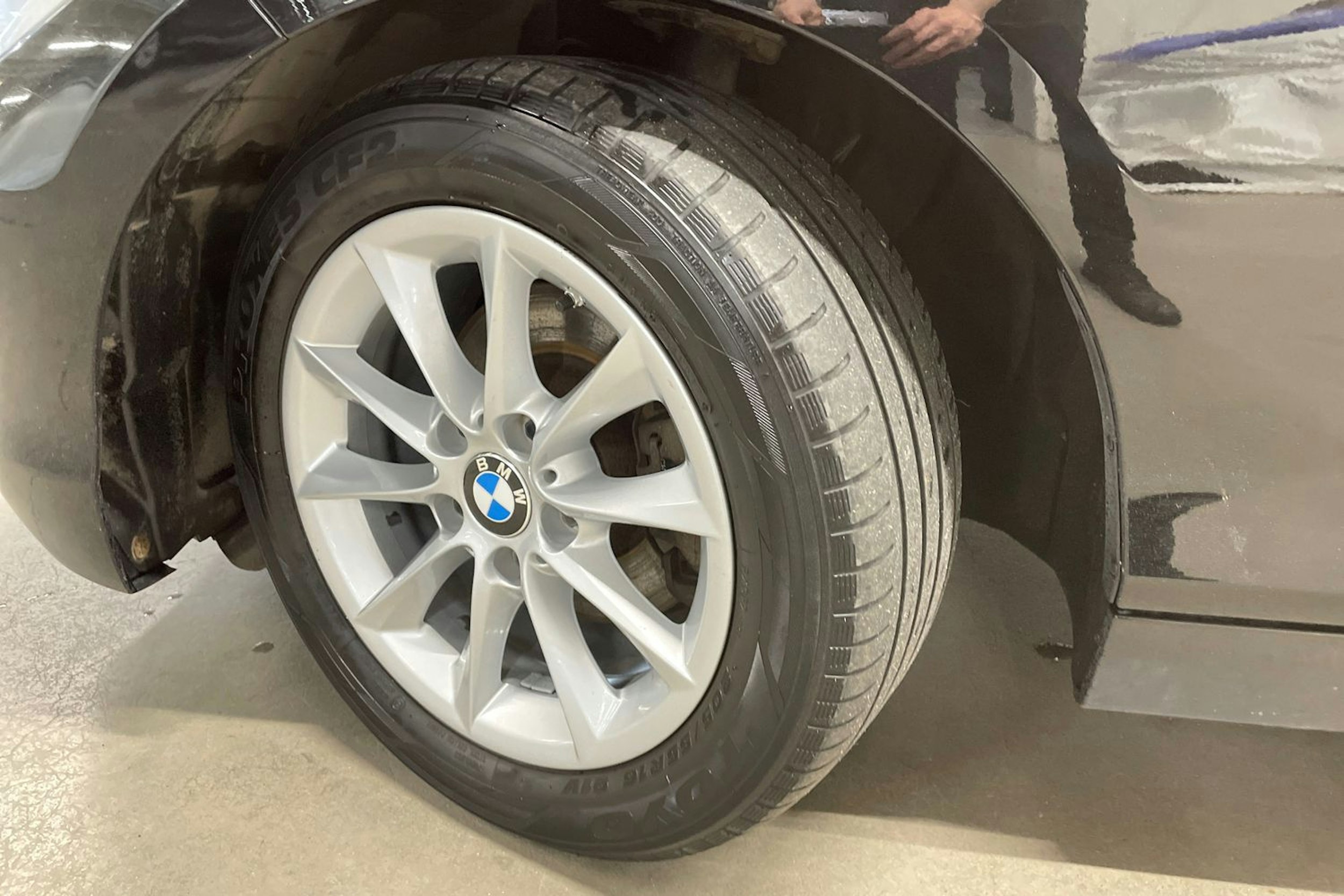 musta BMW 118 2016 kuva 13.