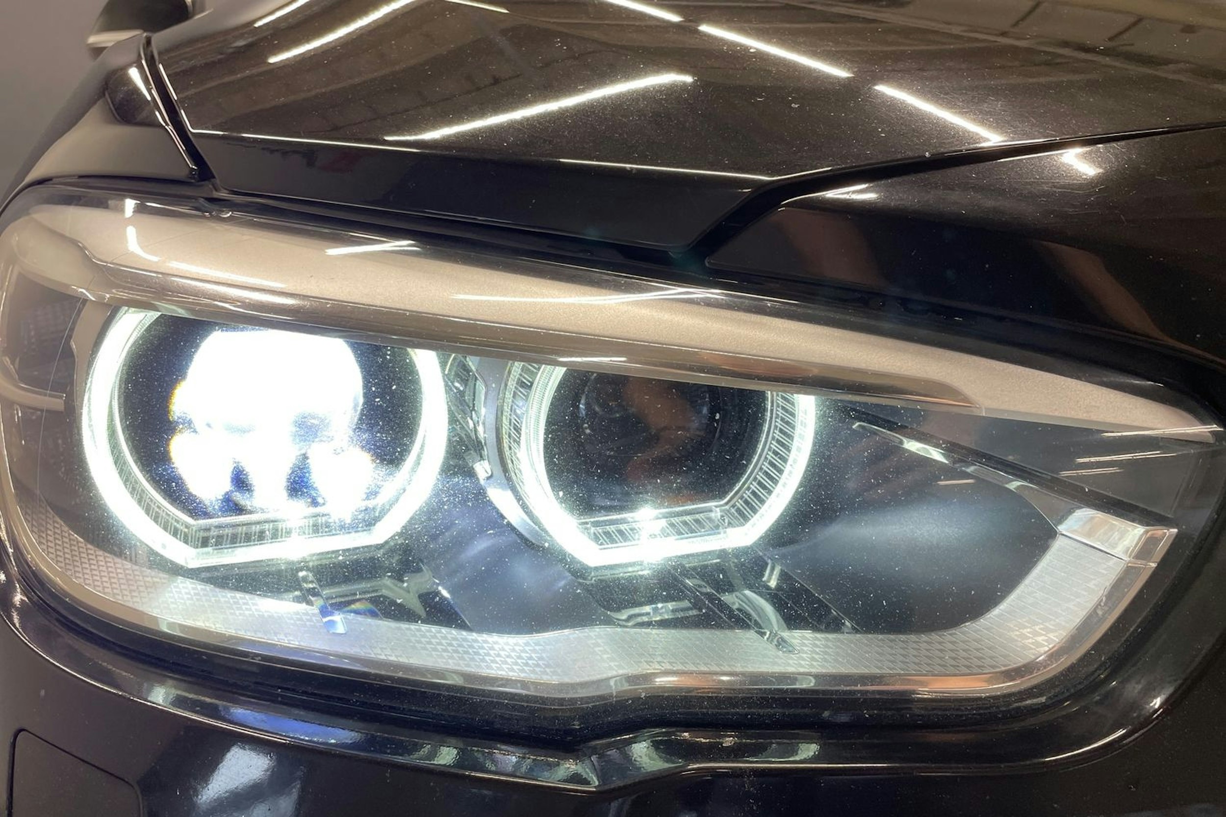 musta BMW 118 2016 kuva 14.