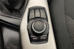 musta BMW 118 2016 kuva 21.