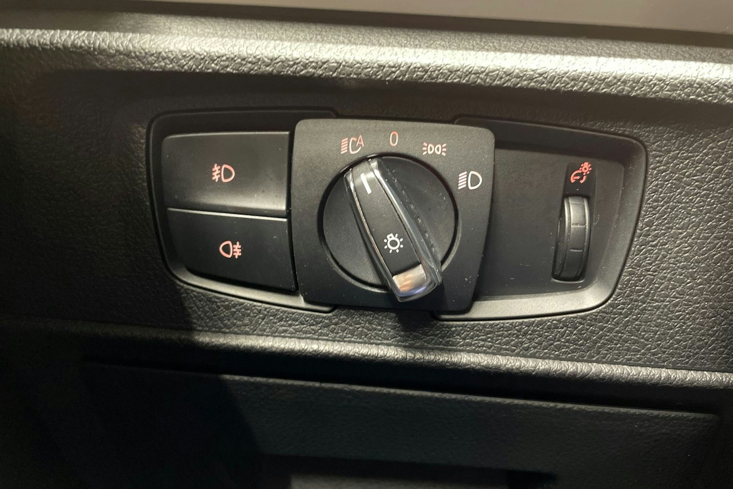 musta BMW 118 2016 kuva 22.