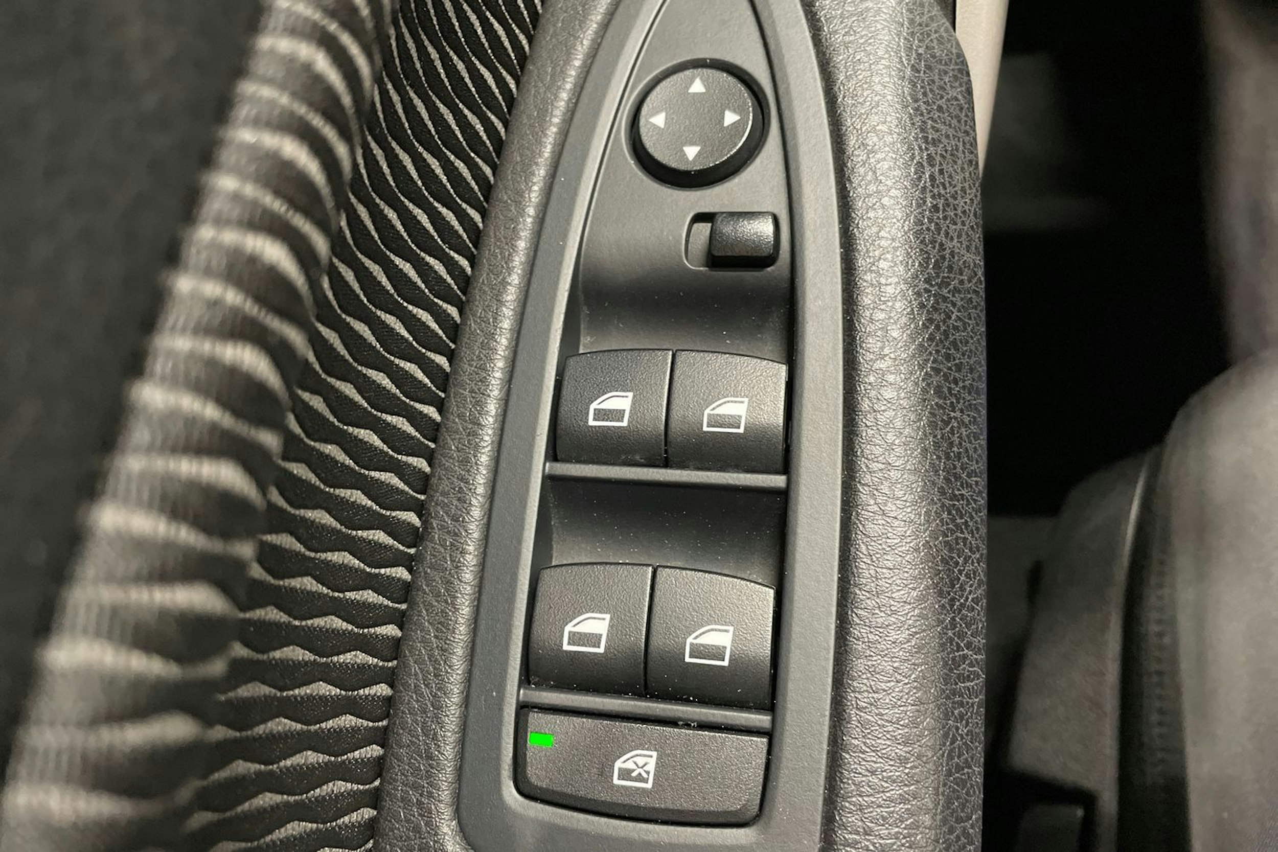 musta BMW 118 2016 kuva 23.
