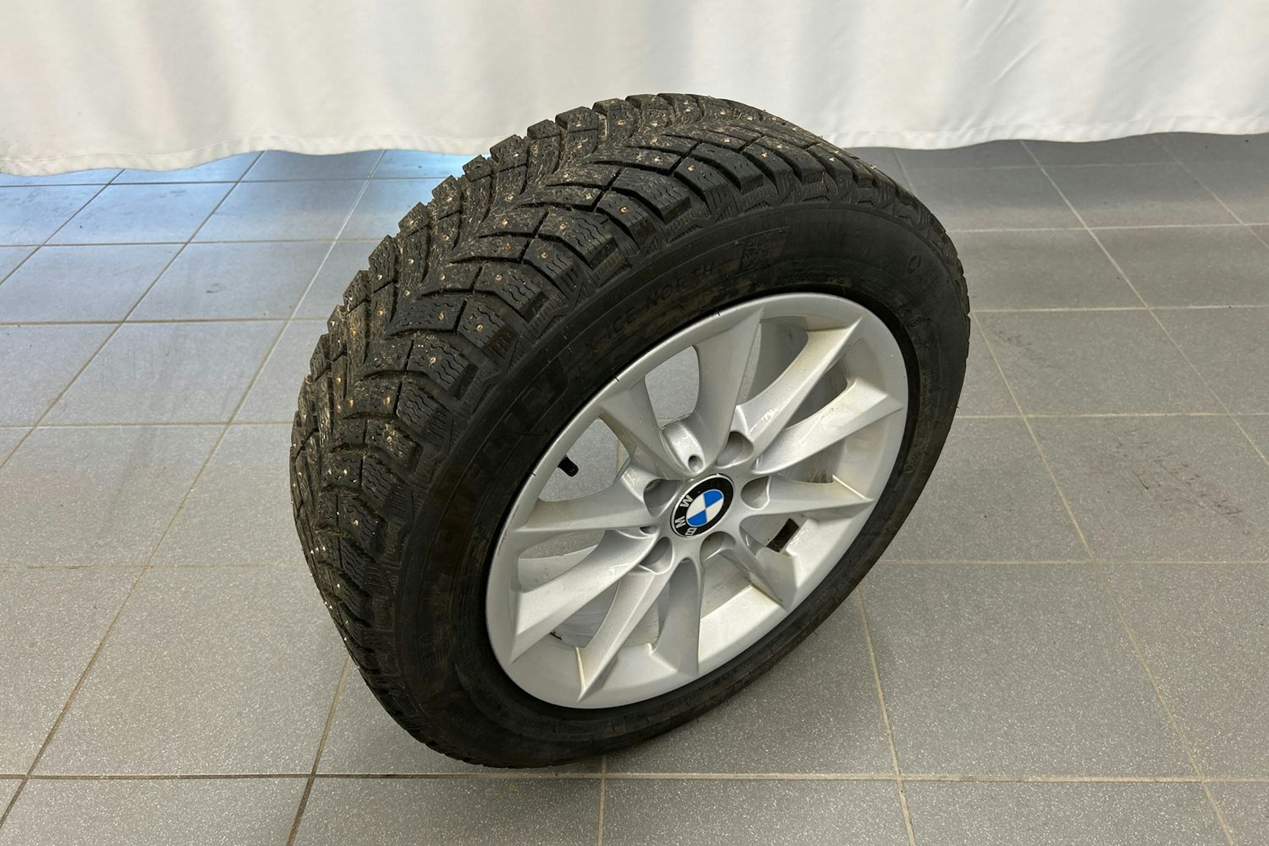 valkoinen BMW 118 2016 kuva 12.