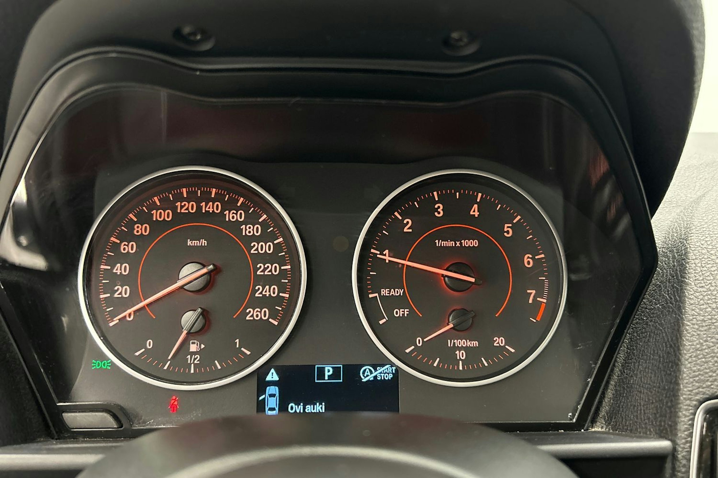 valkoinen BMW 118 2016 kuva 15.