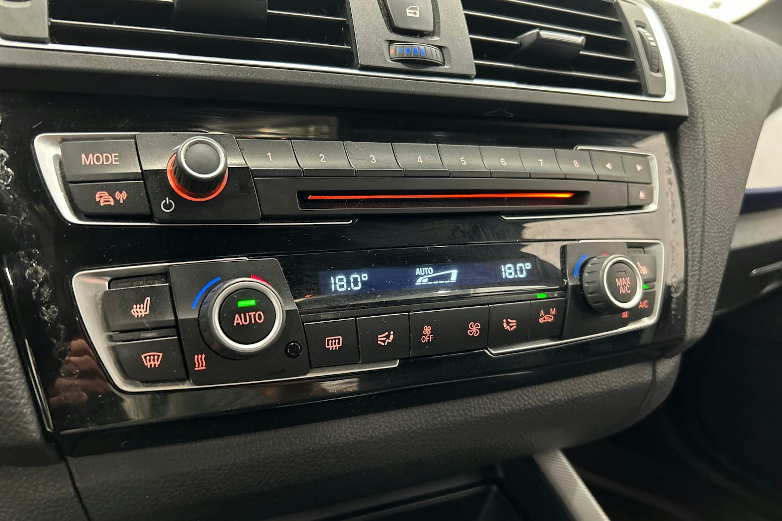 valkoinen BMW 118 2016 kuva 20.