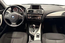 musta BMW 118 2016 kuva 7.