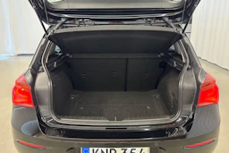 musta BMW 118 2016 kuva 12.