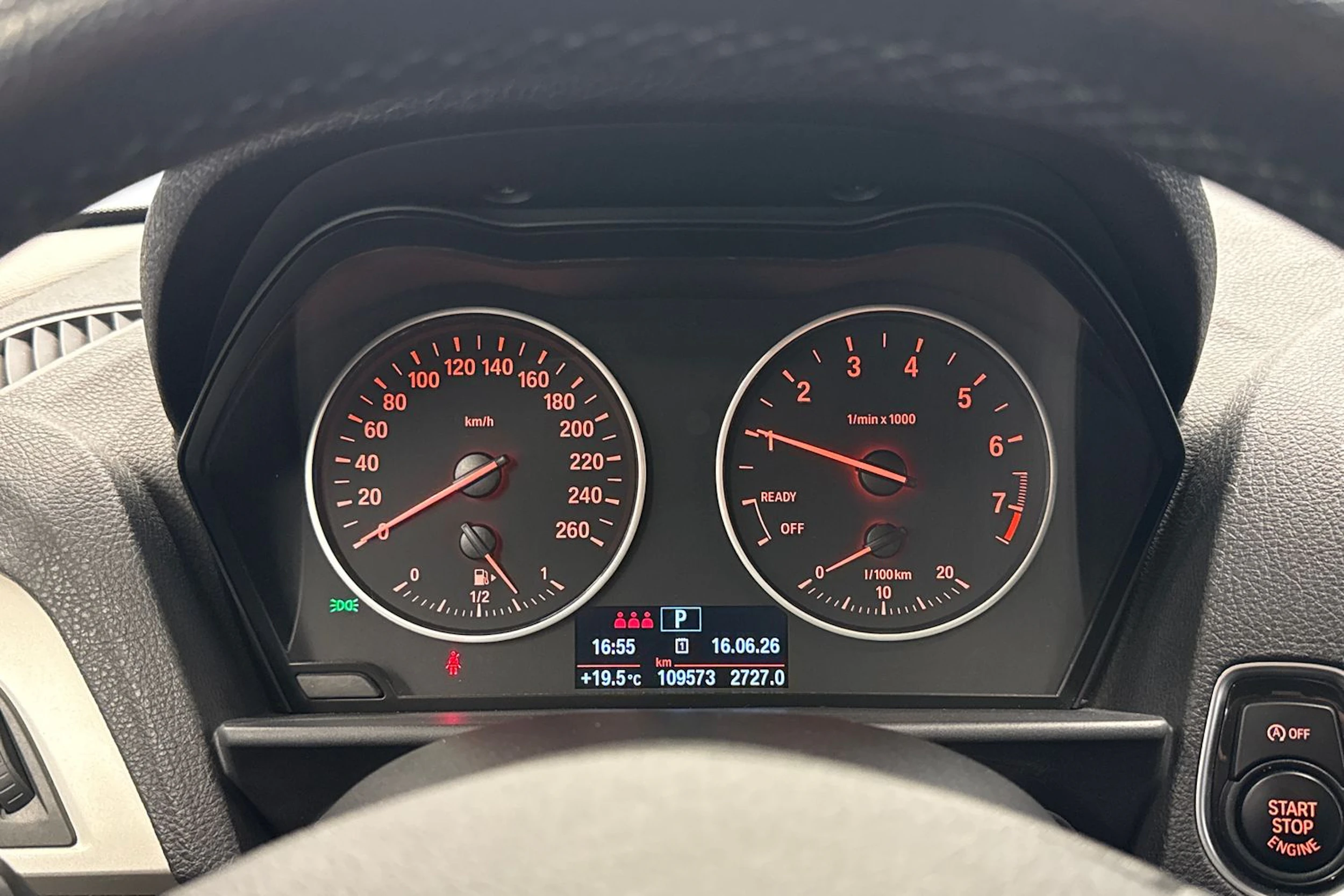 musta BMW 118 2016 kuva 14.