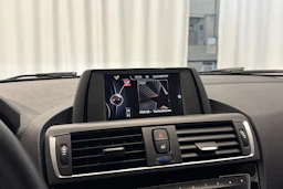 musta BMW 118 2016 kuva 15.
