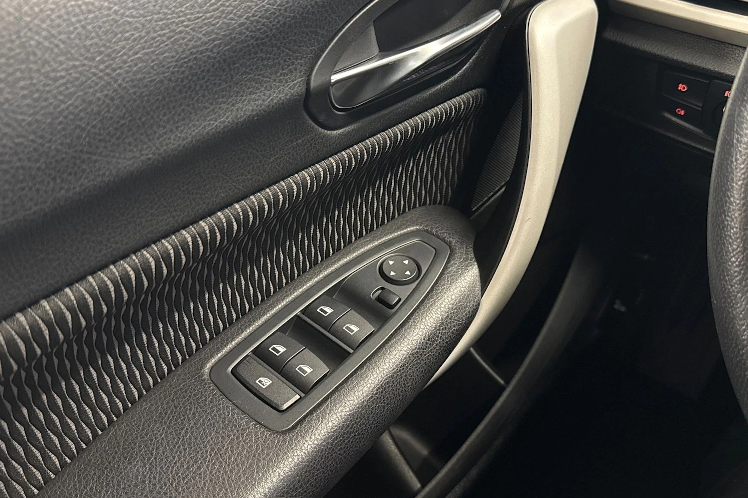 musta BMW 118 2016 kuva 20.