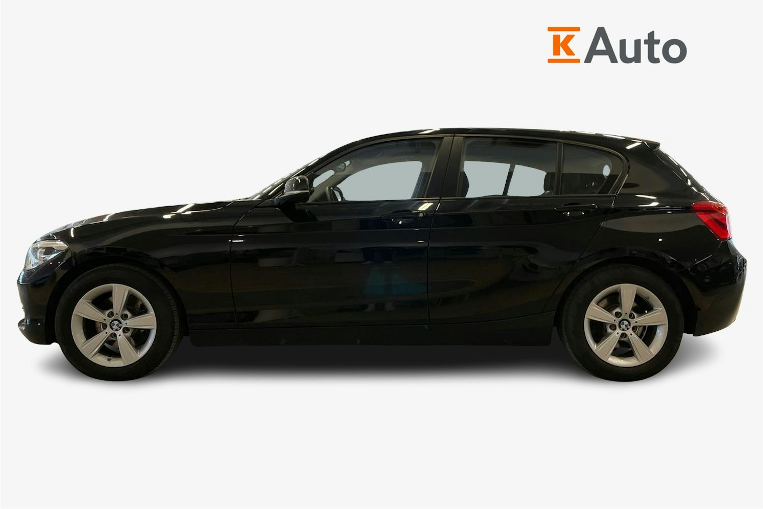 musta BMW 118 2016 kuva 6.