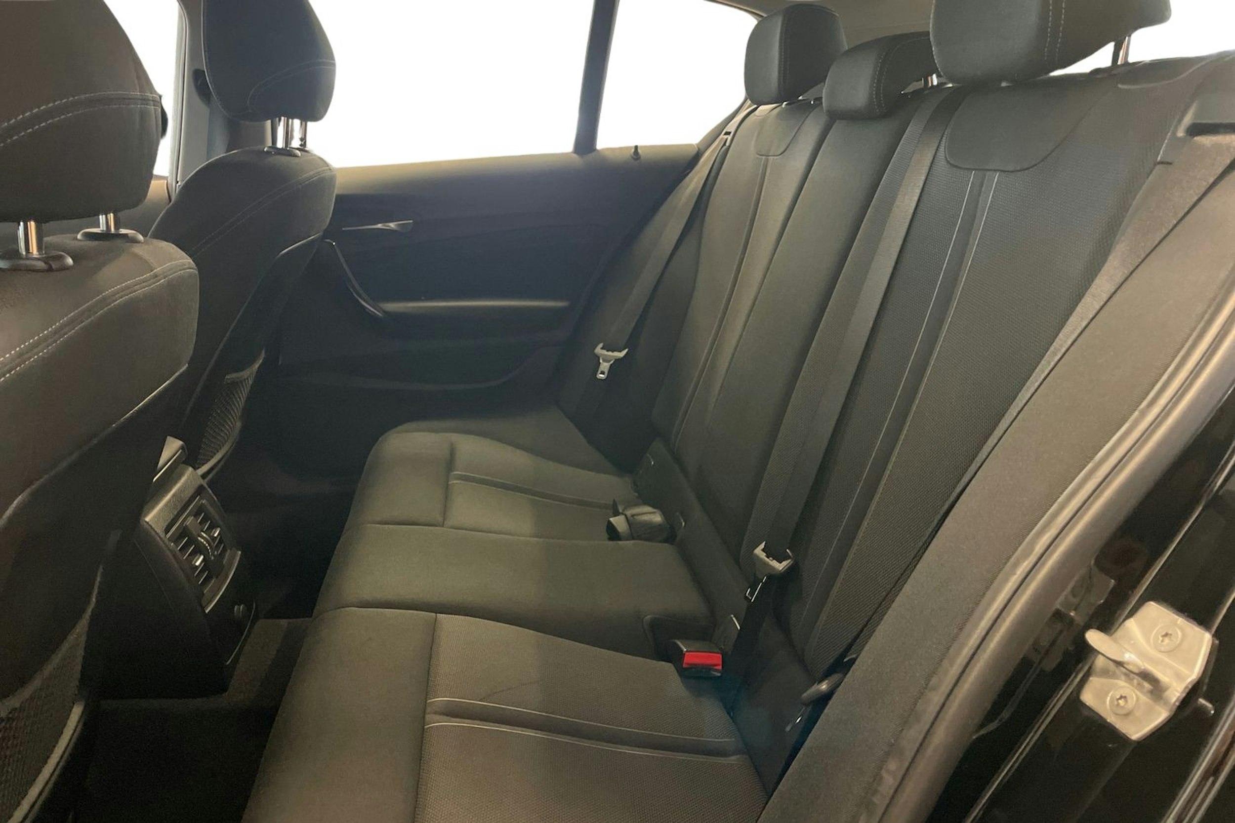 musta BMW 118 2016 kuva 10.