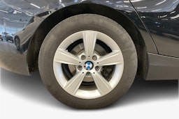 musta BMW 118 2016 kuva 11.