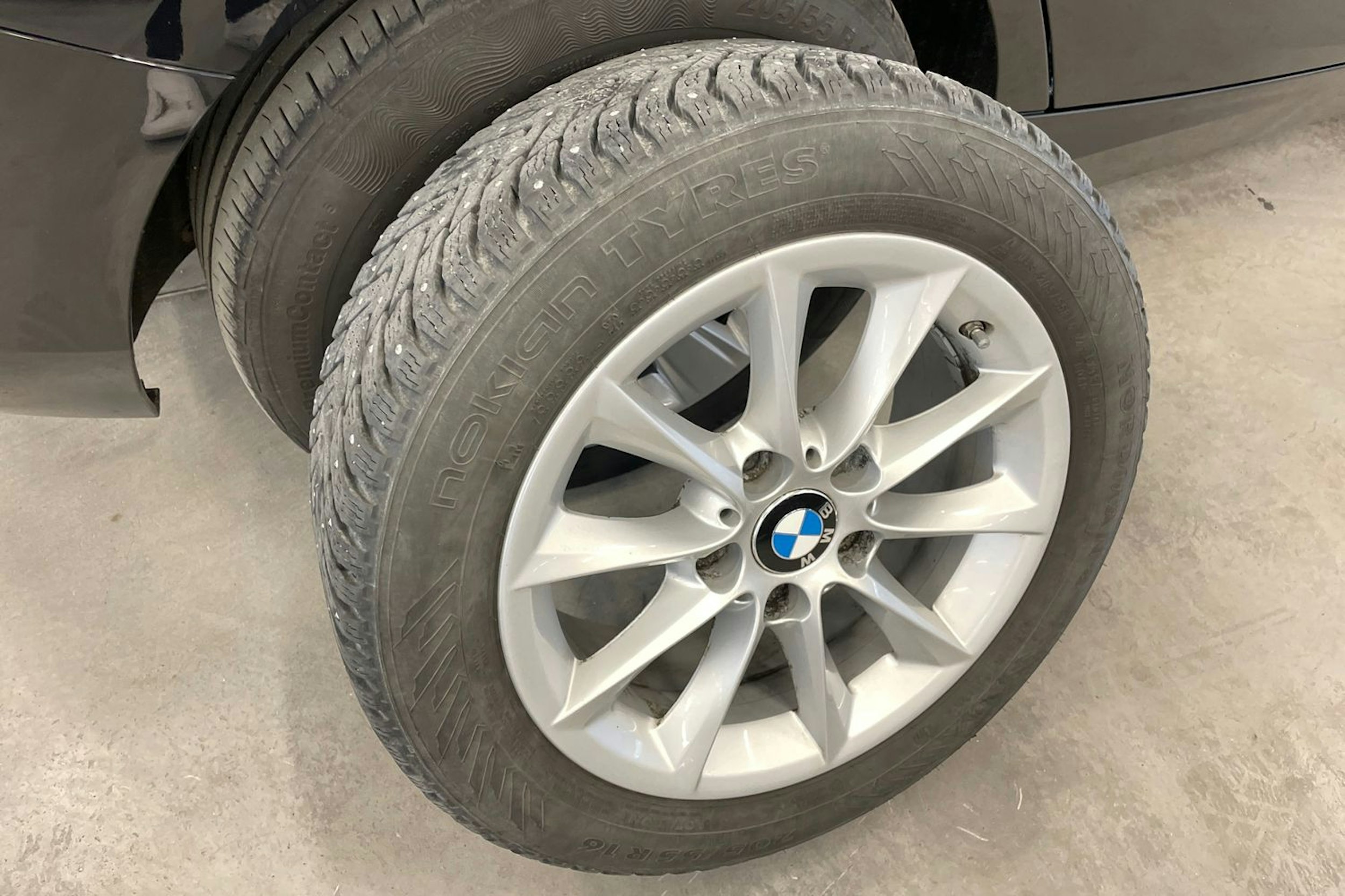 musta BMW 118 2016 kuva 13.