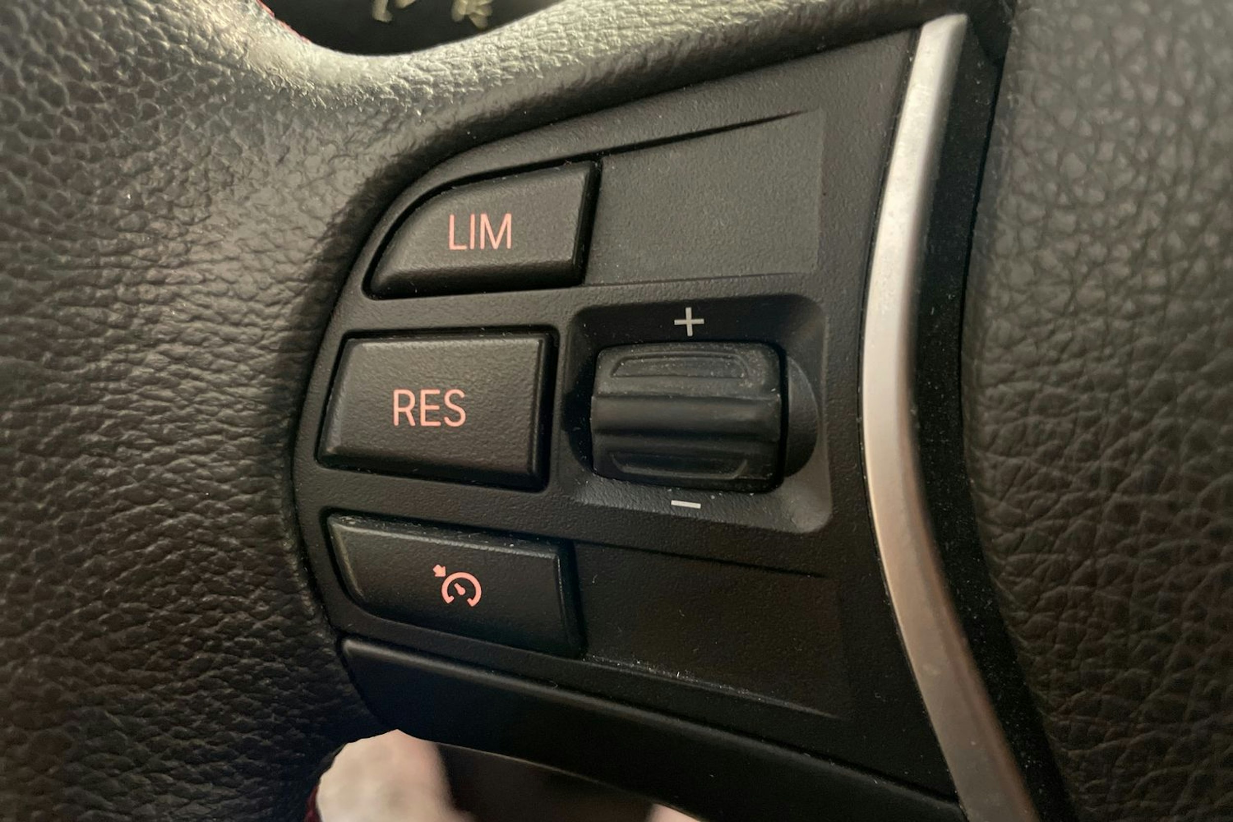 musta BMW 118 2016 kuva 18.