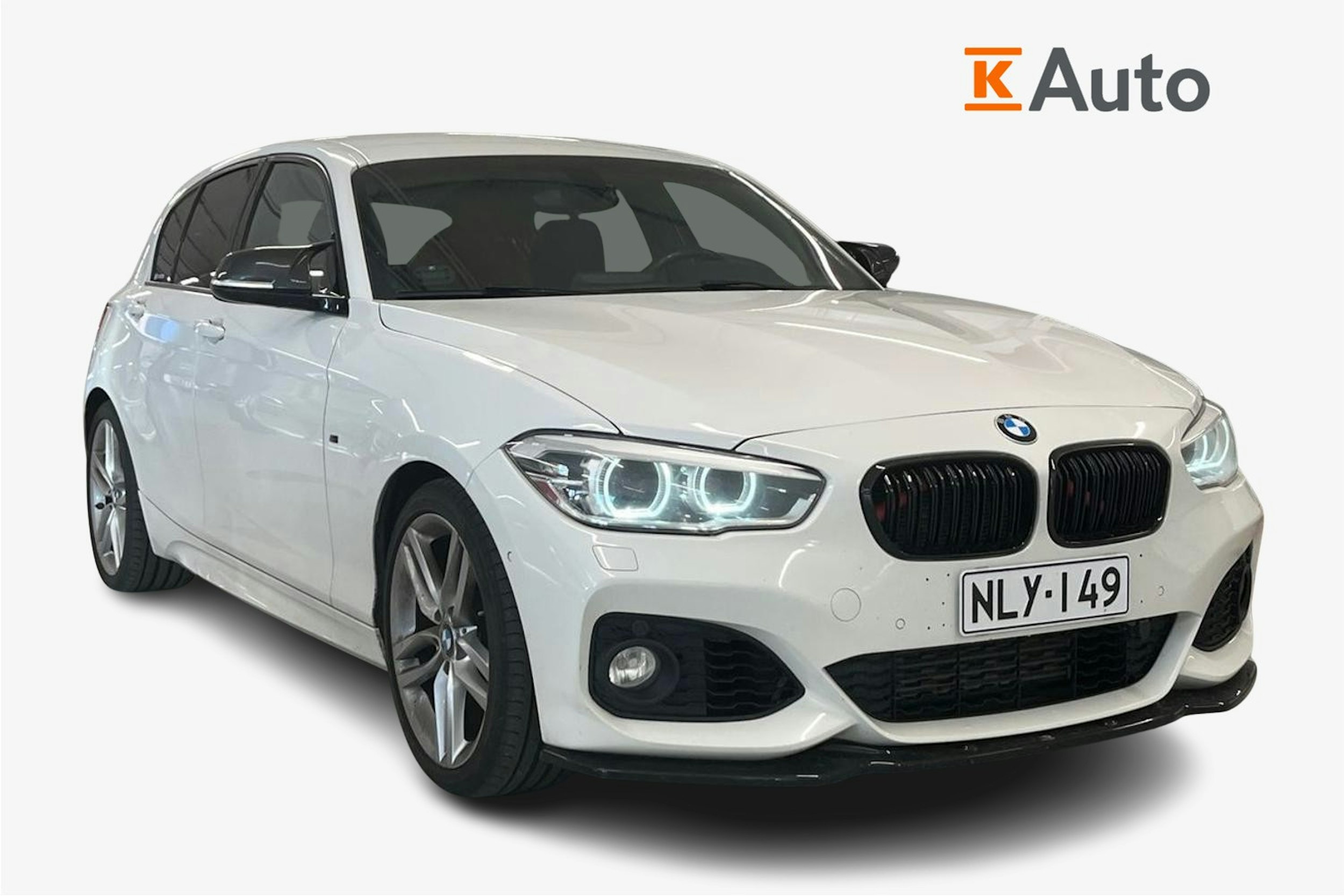 valkoinen BMW 118 2016 kuva 1.