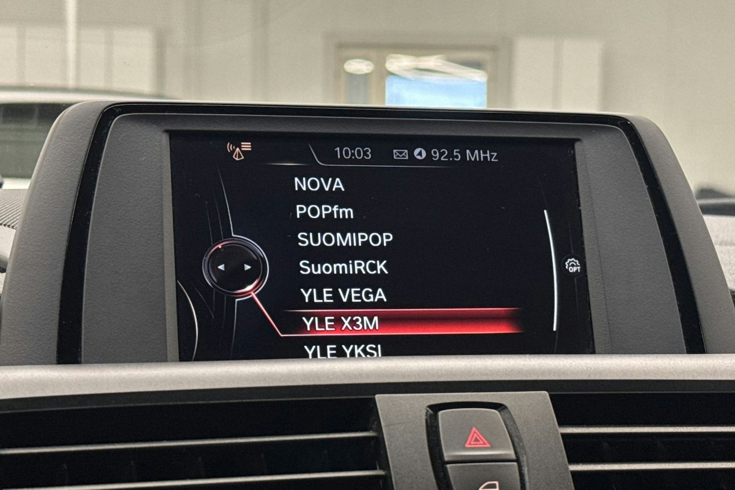 valkoinen BMW 118 2016 kuva 25.