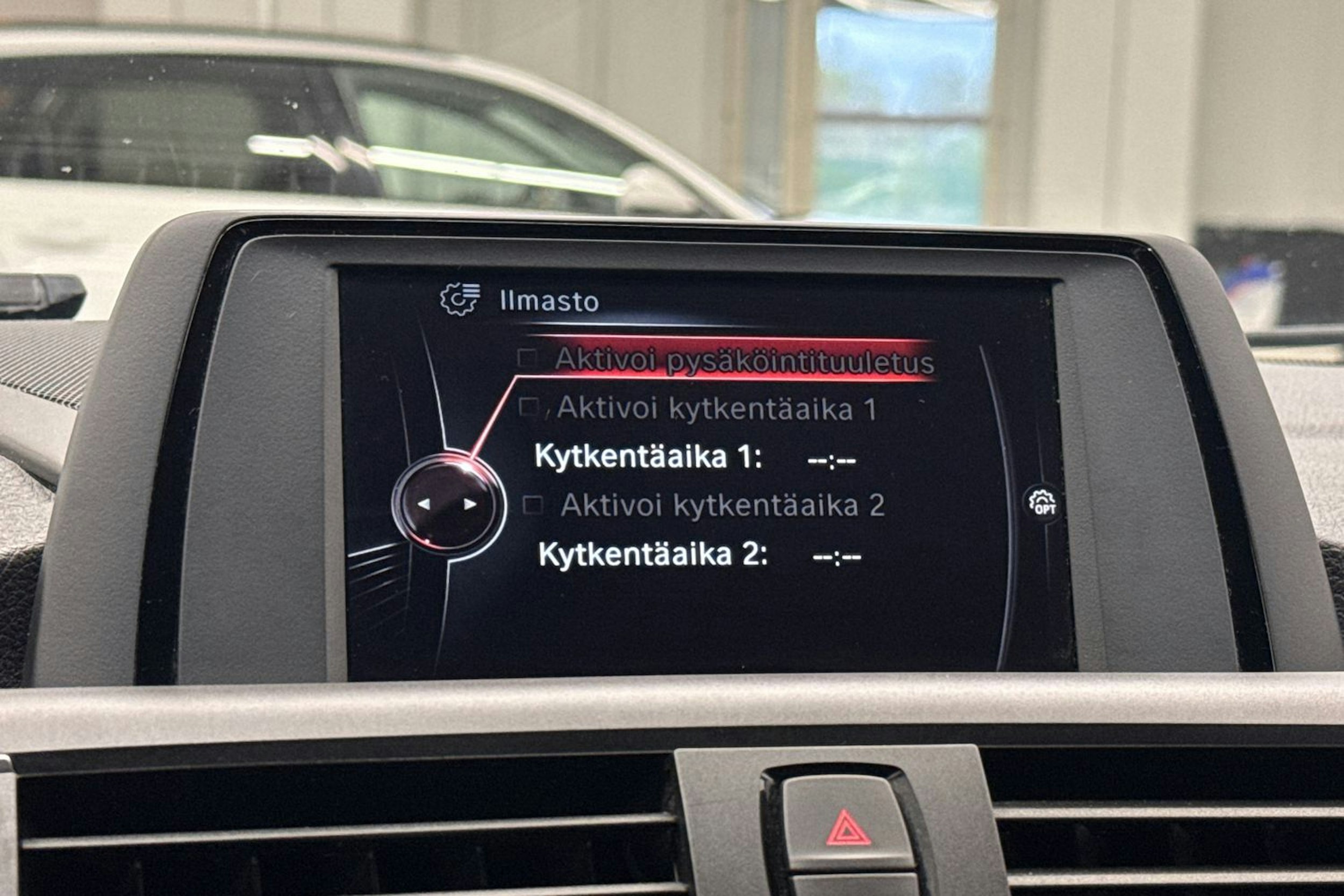 valkoinen BMW 118 2016 kuva 31.