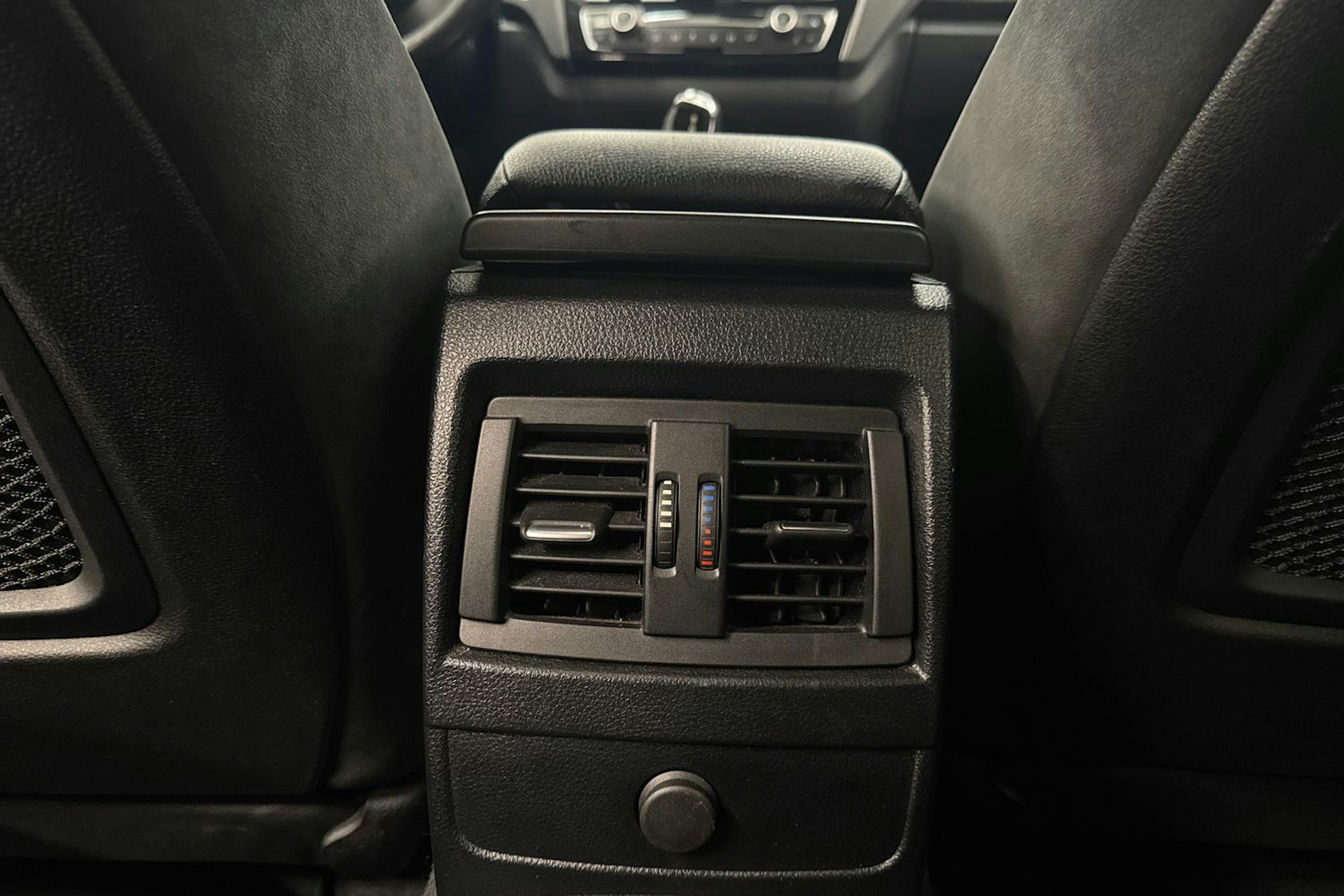 valkoinen BMW 118 2016 kuva 33.