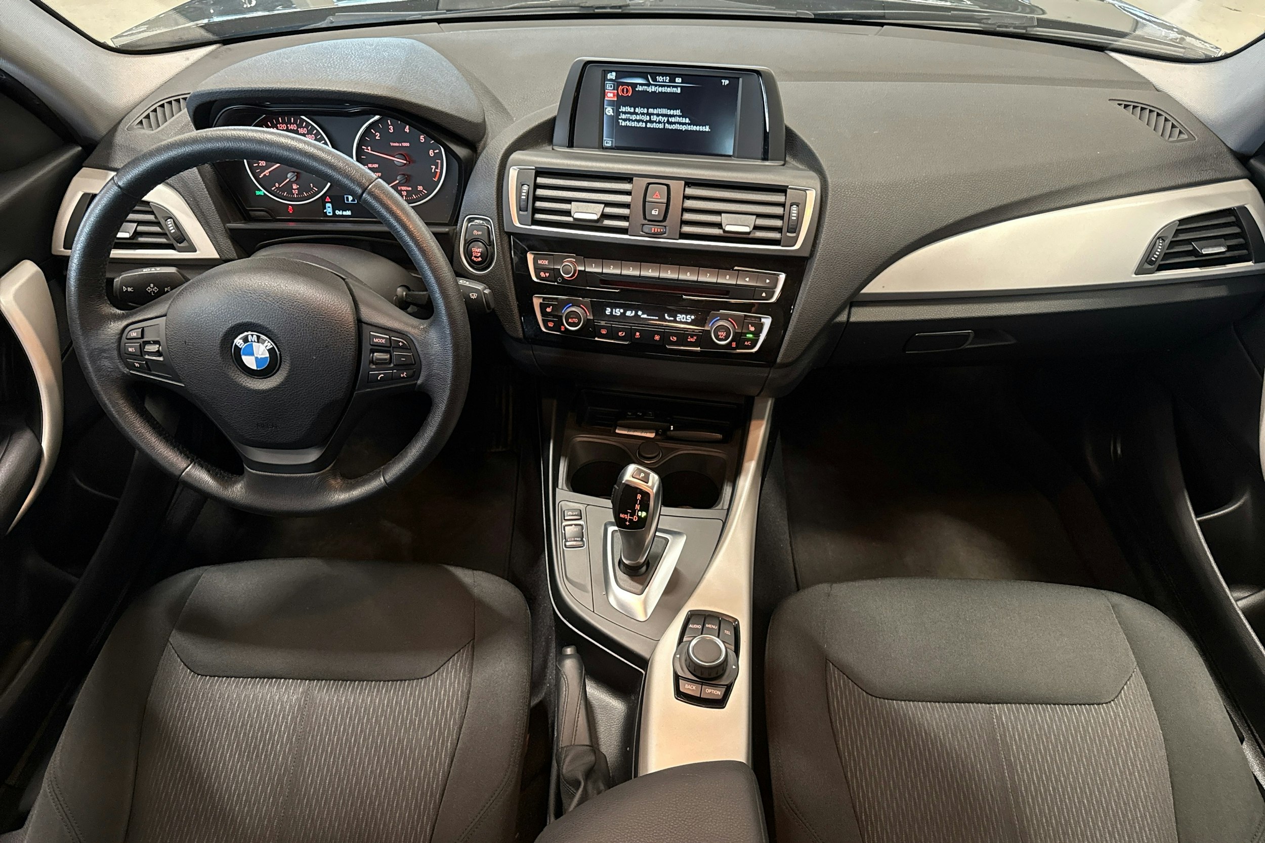 musta BMW 118 2017 kuva 7.