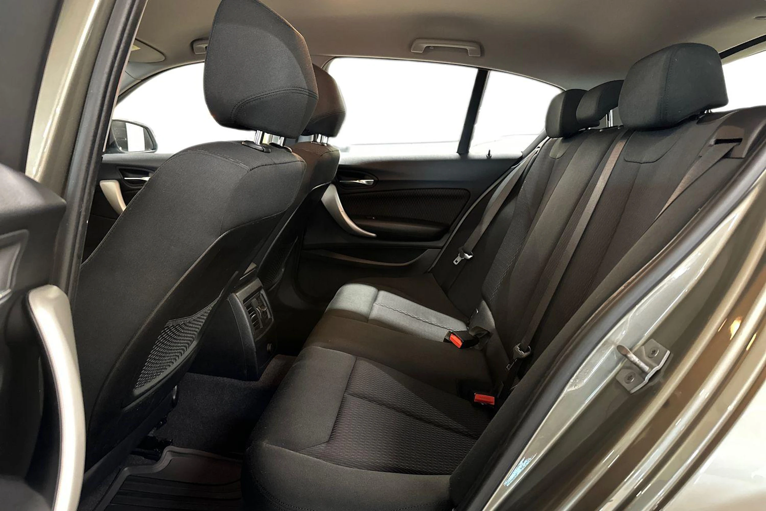 hopea BMW 118 2017 kuva 8.