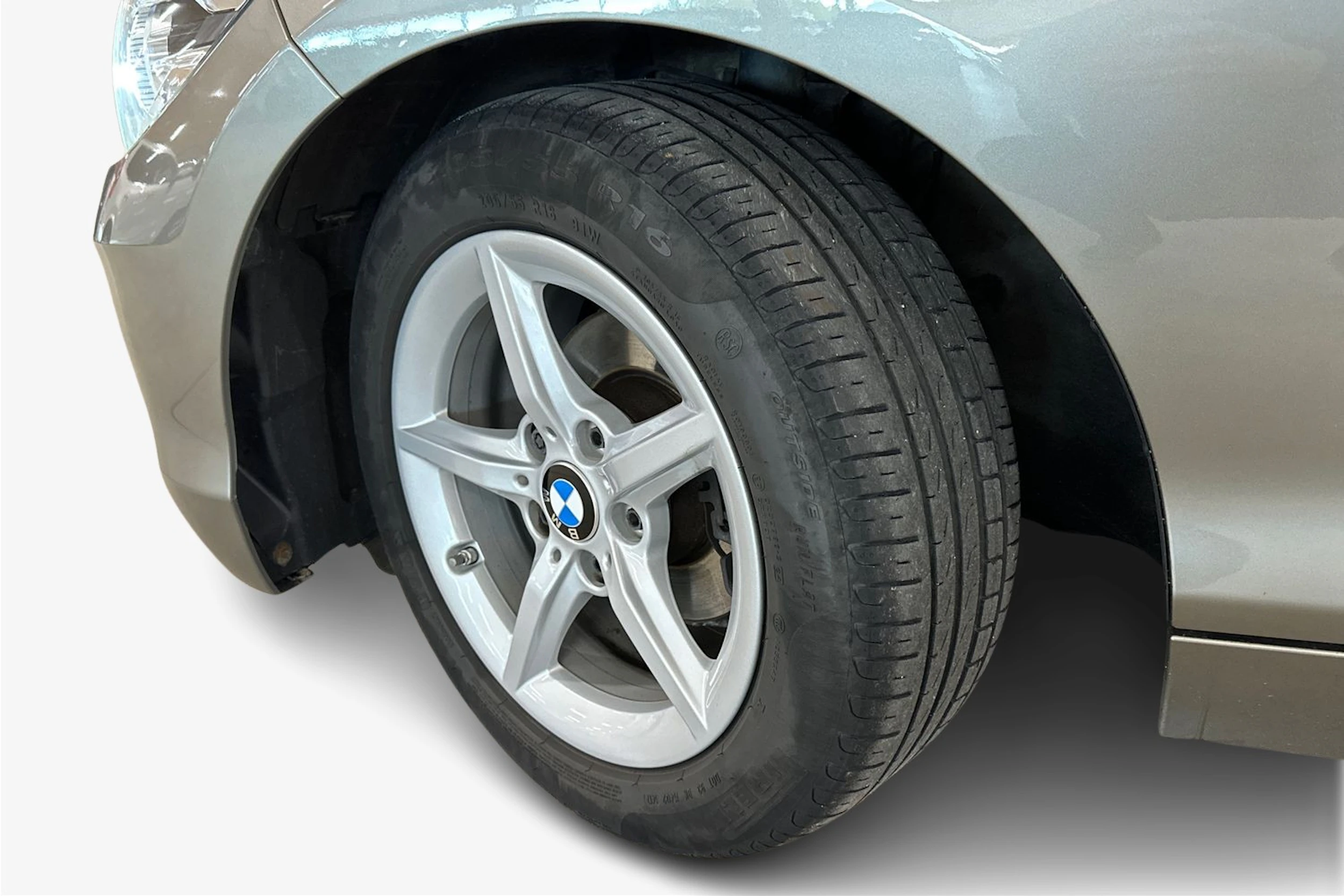 hopea BMW 118 2017 kuva 9.