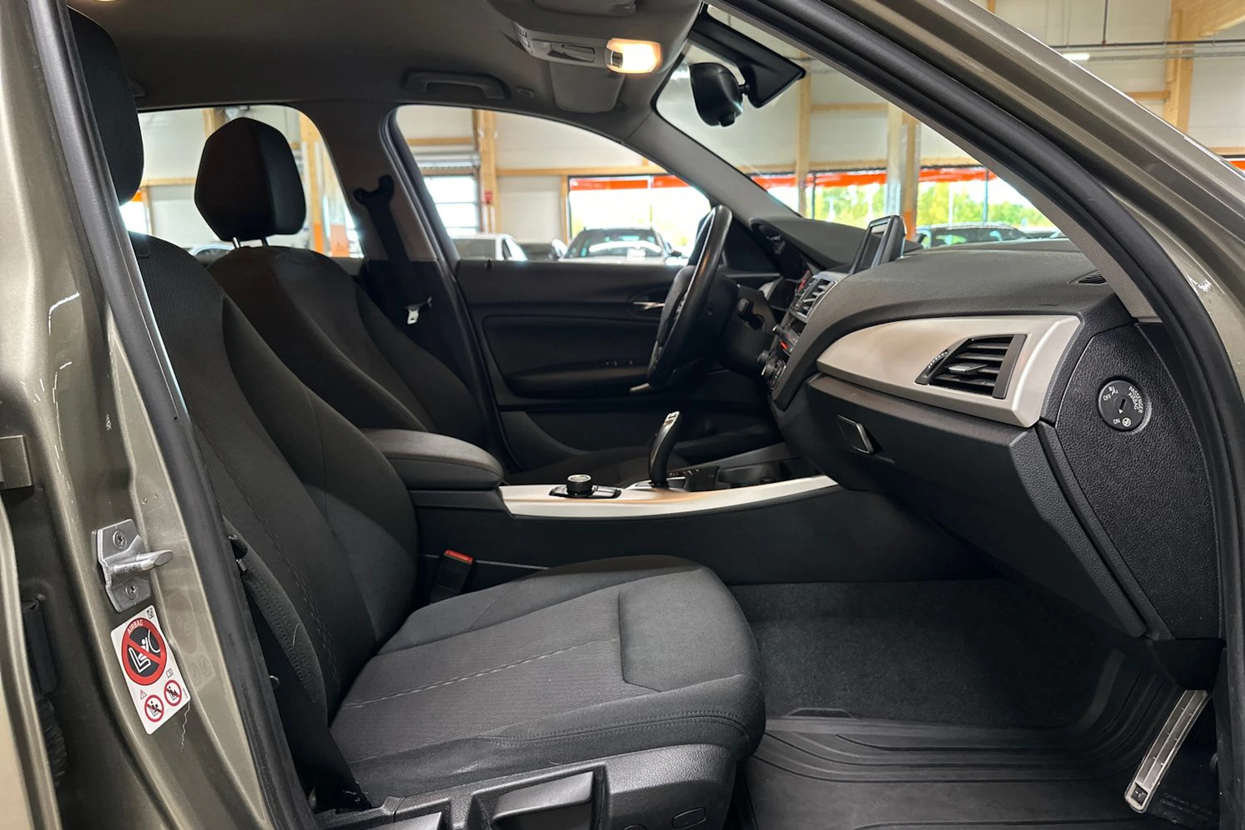 hopea BMW 118 2017 kuva 11.