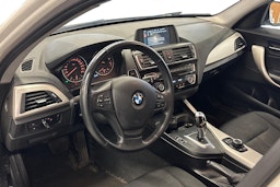 valkoinen BMW 118 2017 kuva 3.