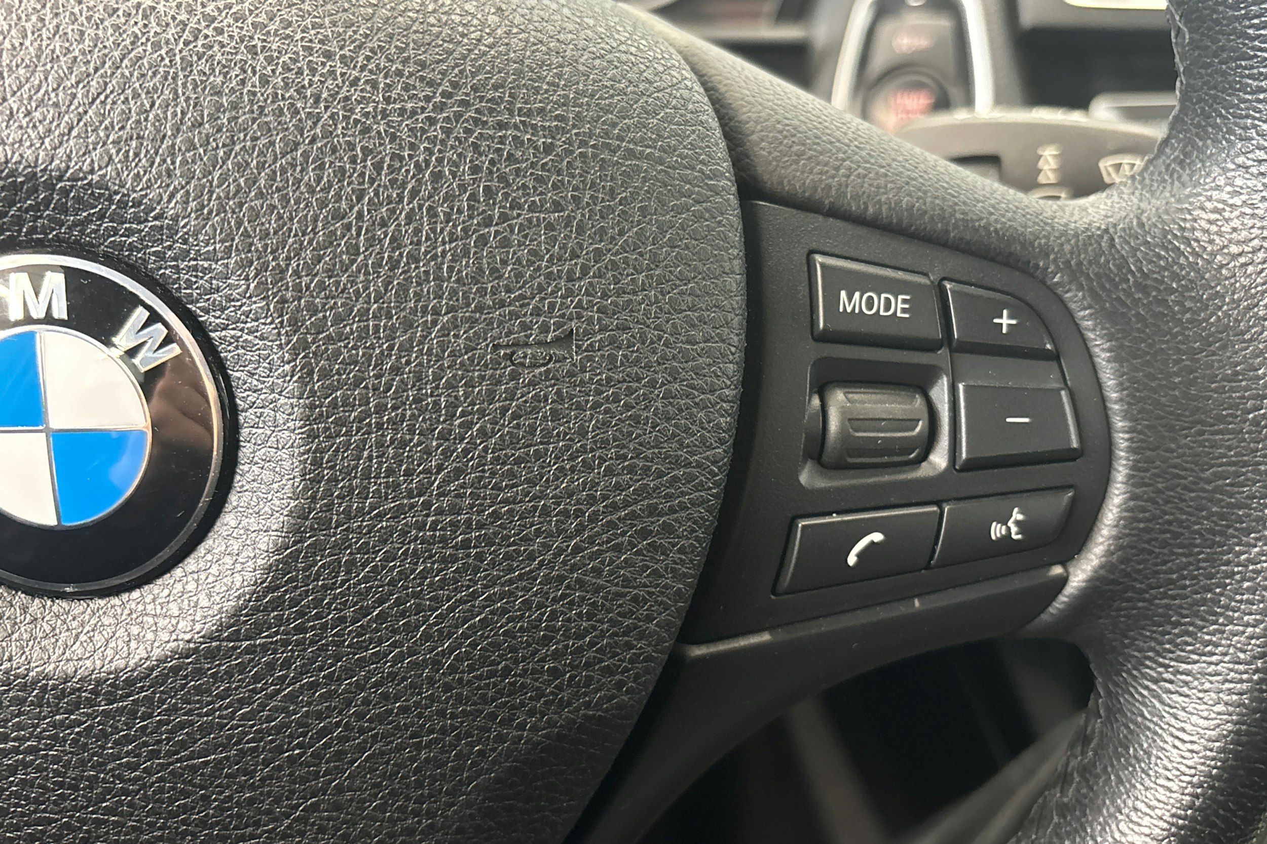 valkoinen BMW 118 2017 kuva 18.