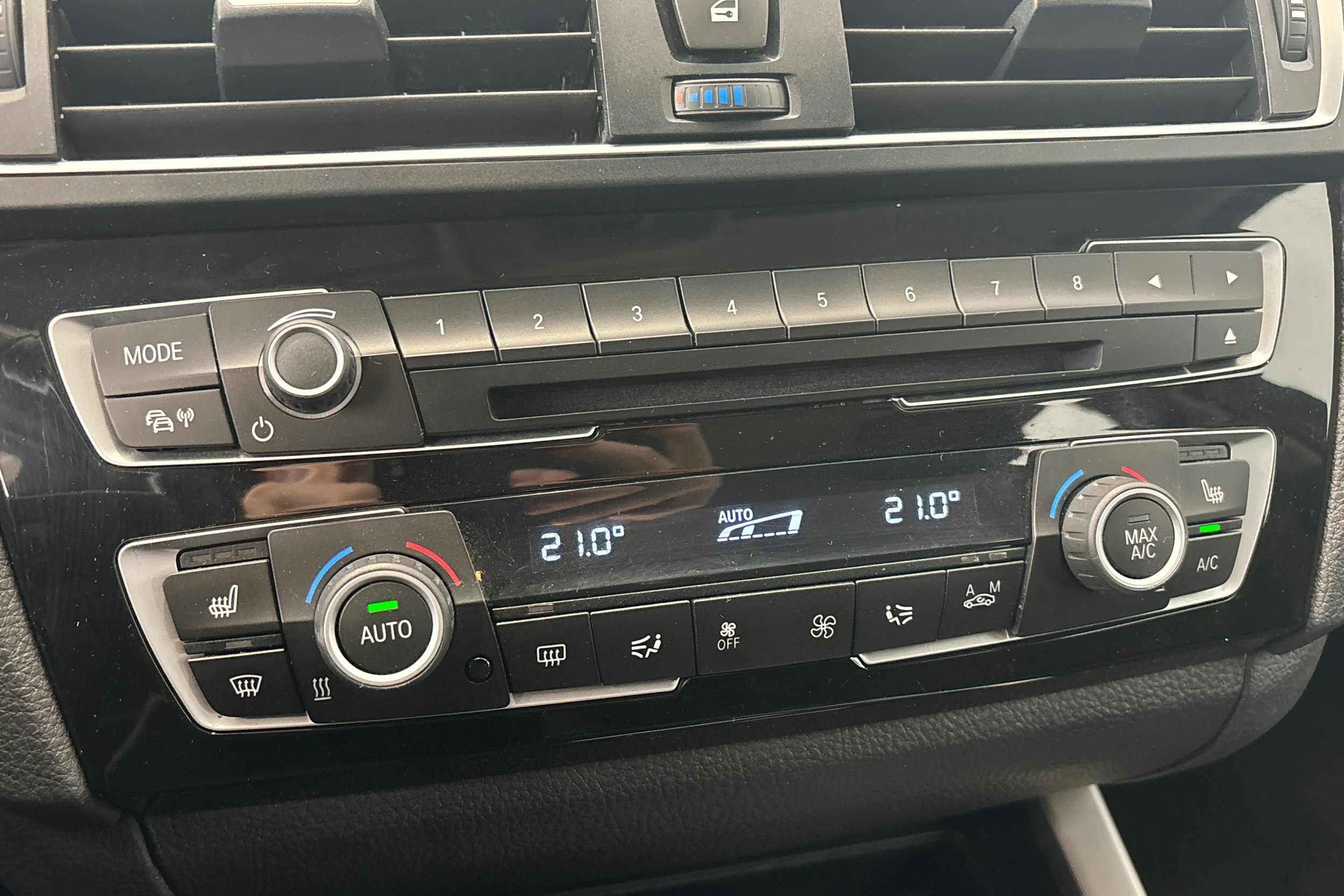 valkoinen BMW 118 2017 kuva 23.