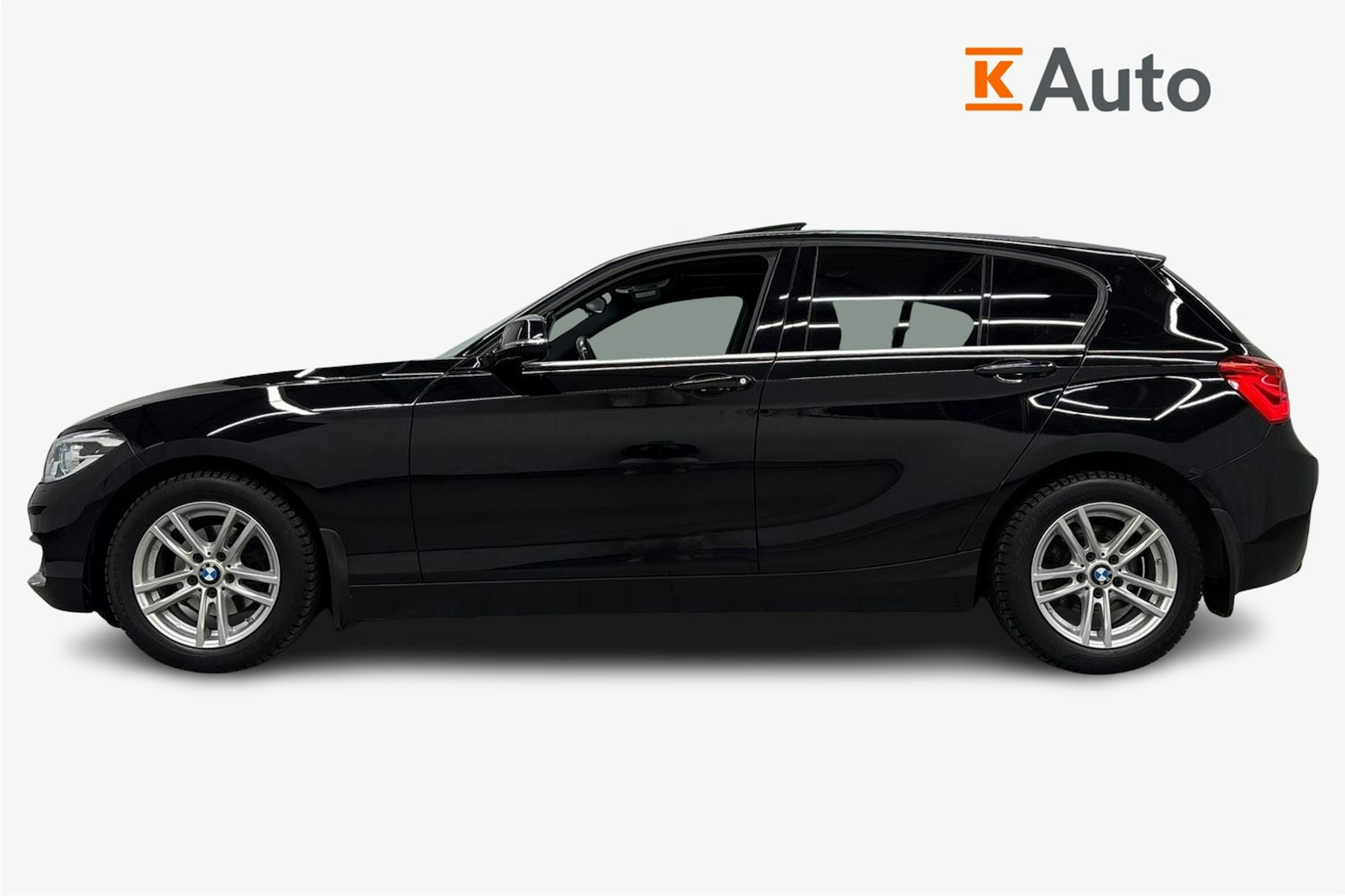 musta BMW 118 2017 kuva 6.