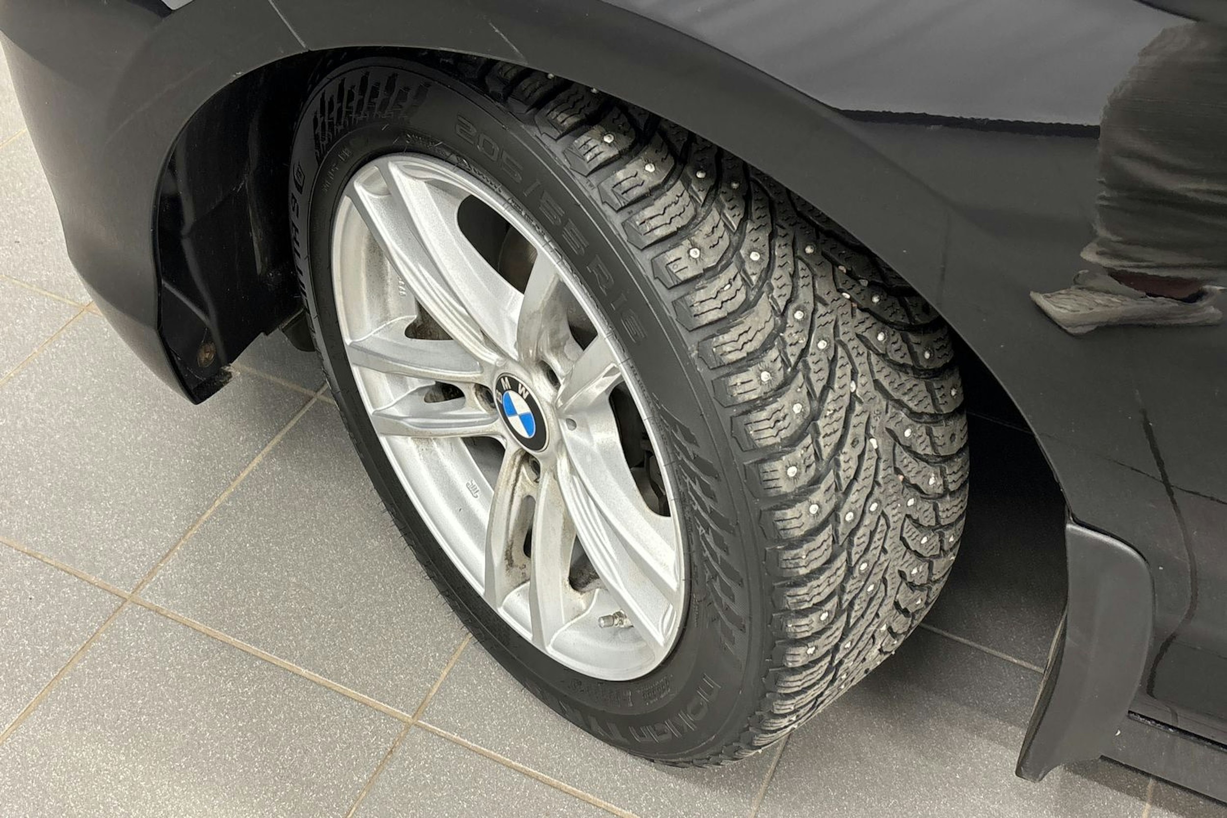 musta BMW 118 2017 kuva 13.