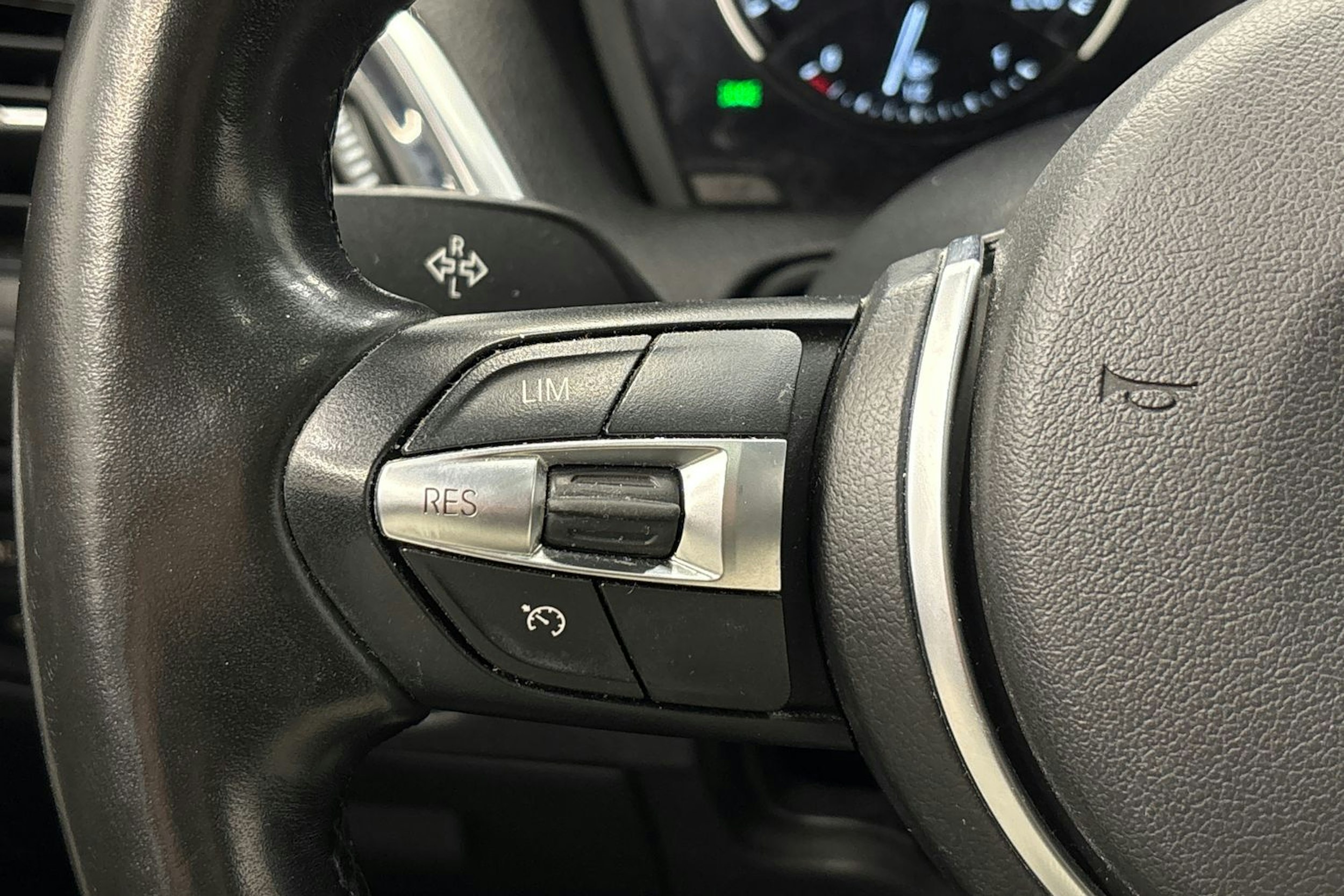 musta BMW 118 2017 kuva 22.