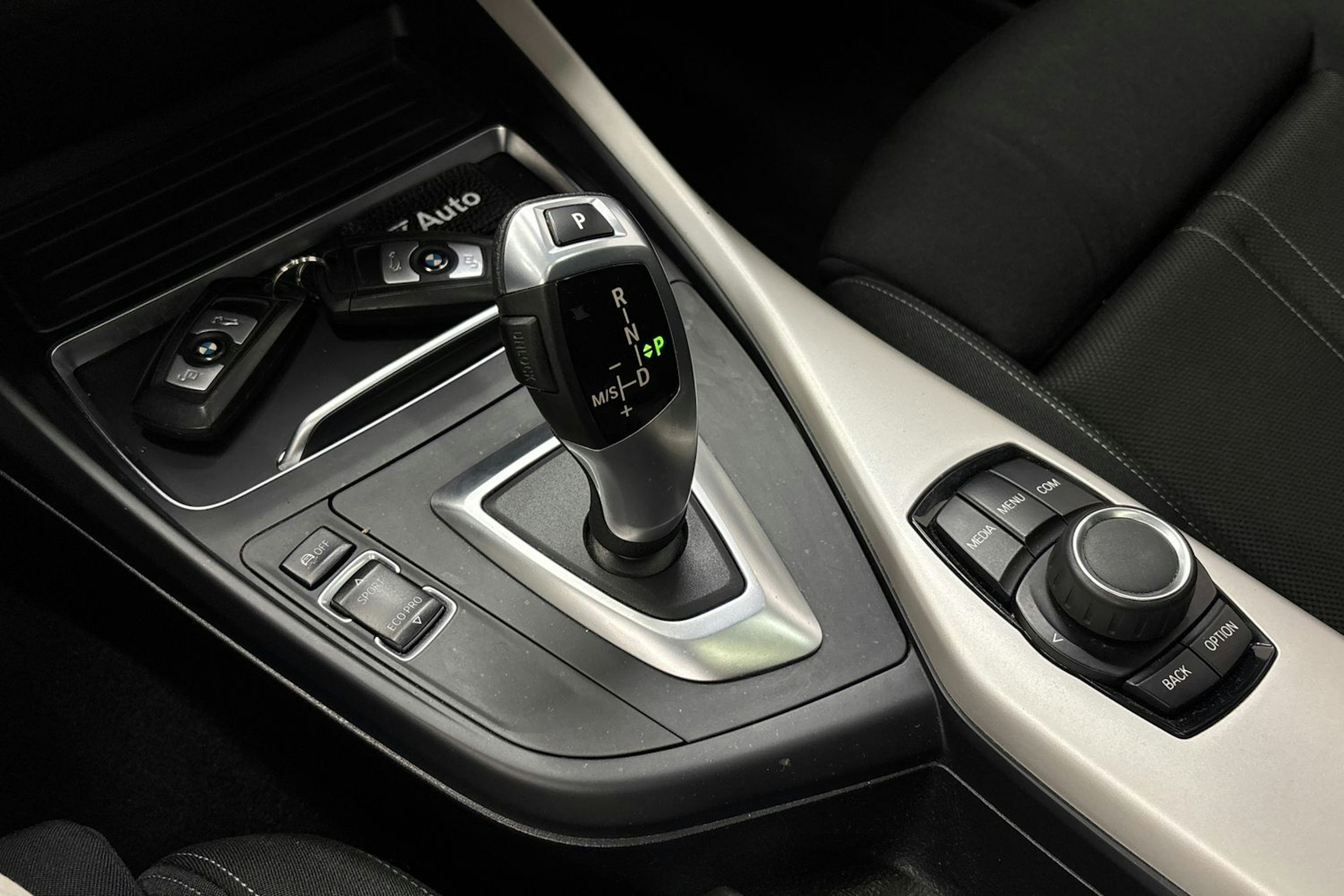 musta BMW 118 2017 kuva 27.