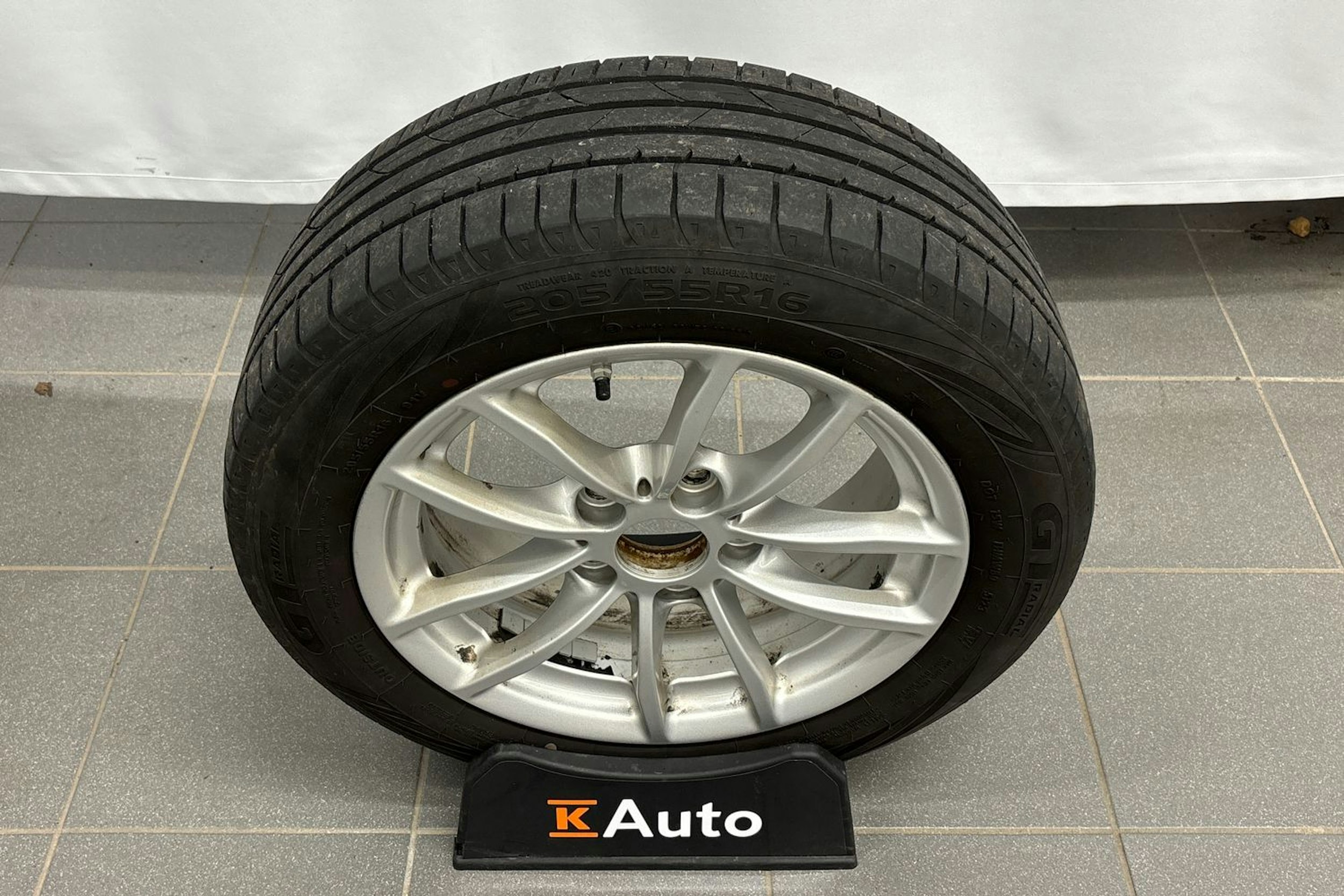 musta BMW 118 2017 kuva 28.